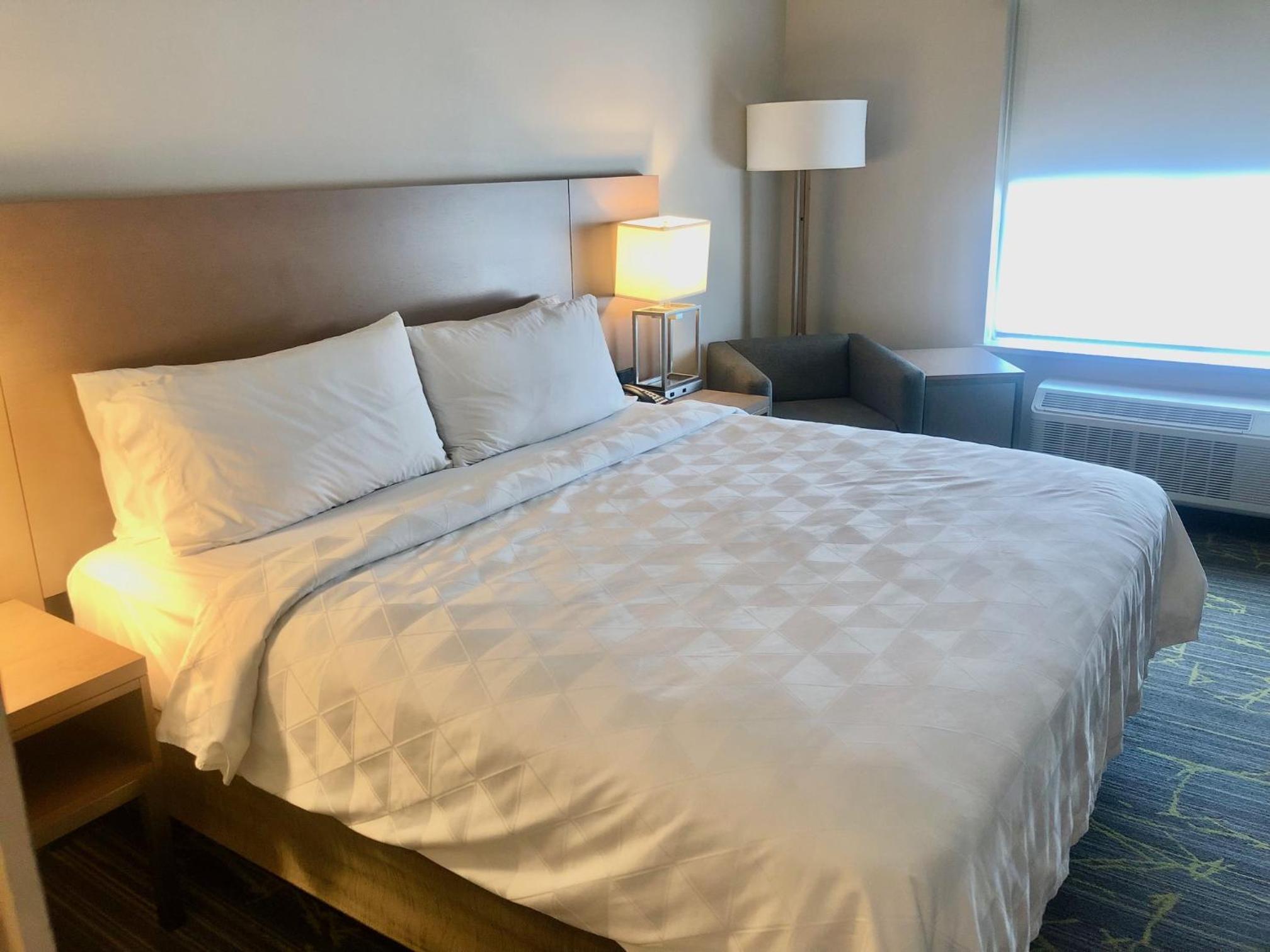 King Room - Mobility Access/Hearing Accessible - Photo 5