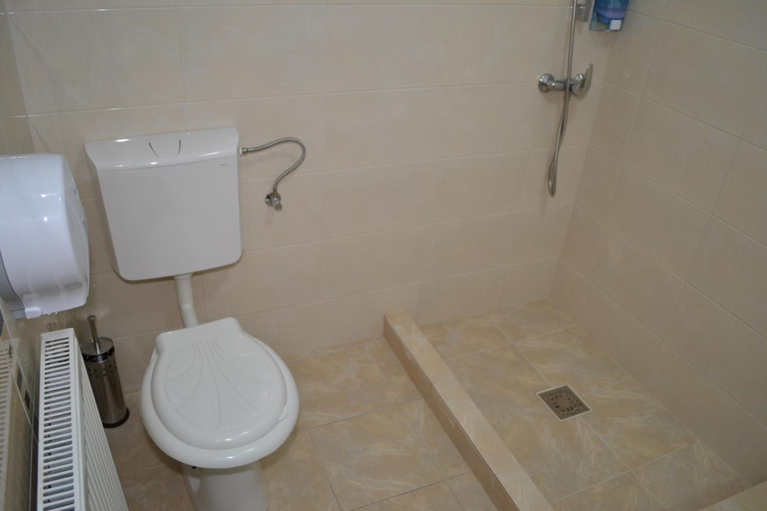 Double or Twin Room with Private Bathroom photo 3