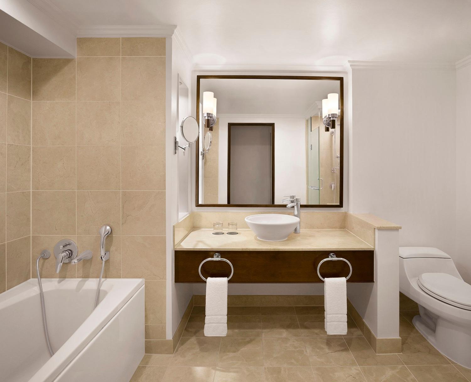 Deluxe Room with Ocean View and 2 Queen Beds - Photo 1