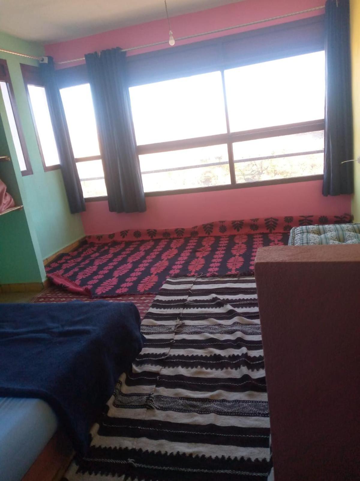 Five-Bedroom House photo 3