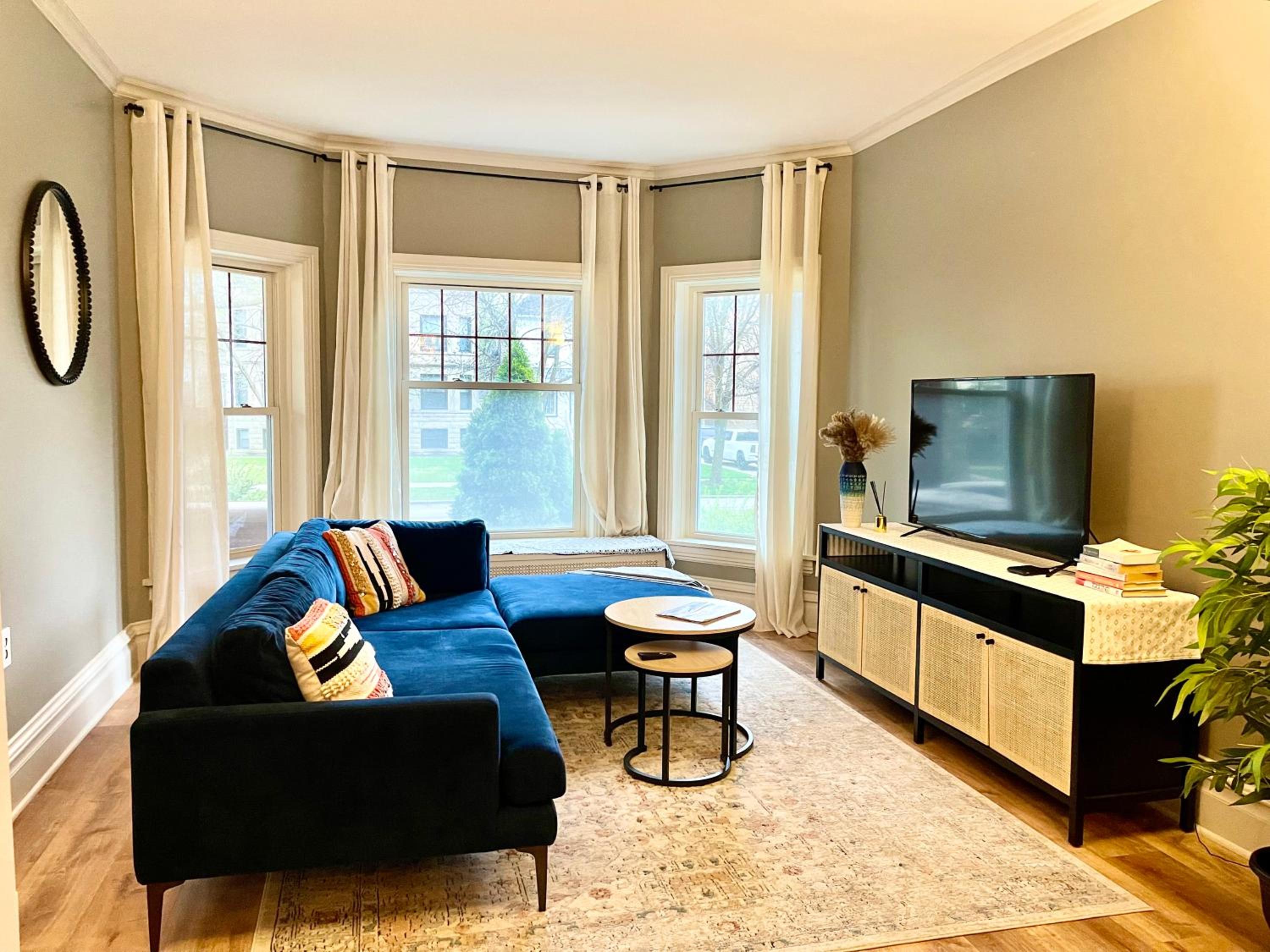 Three-Bedroom Apartment photo 1