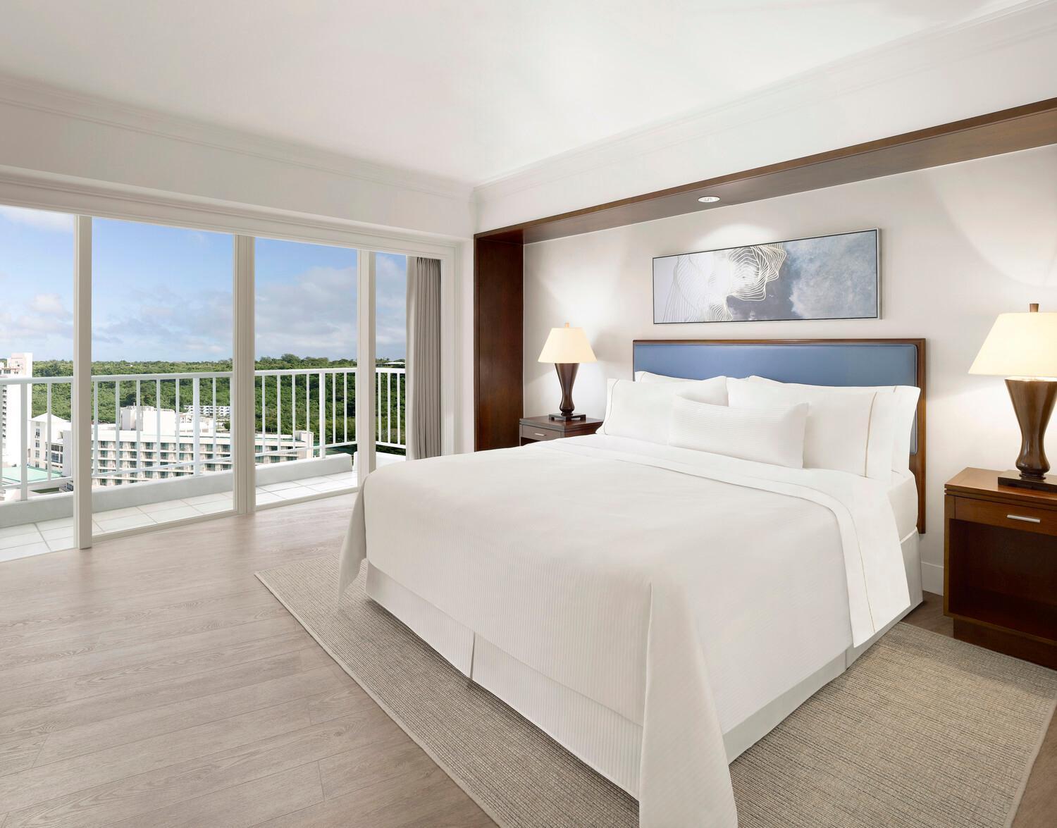 Accessible, Guest room, 1 King, Partial ocean view, Balcony - Photo 1