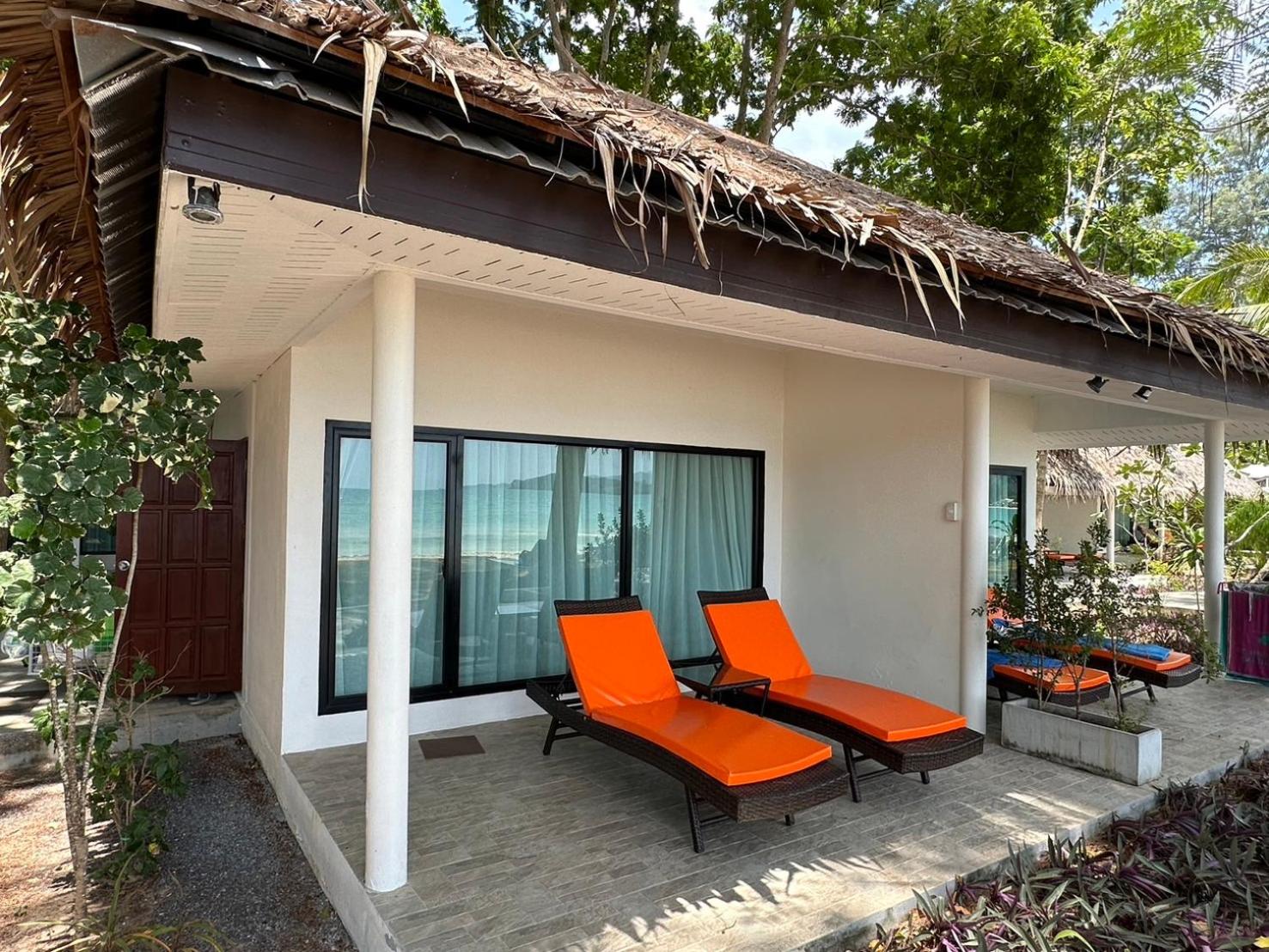 Bungalow - Beach Front photo 2