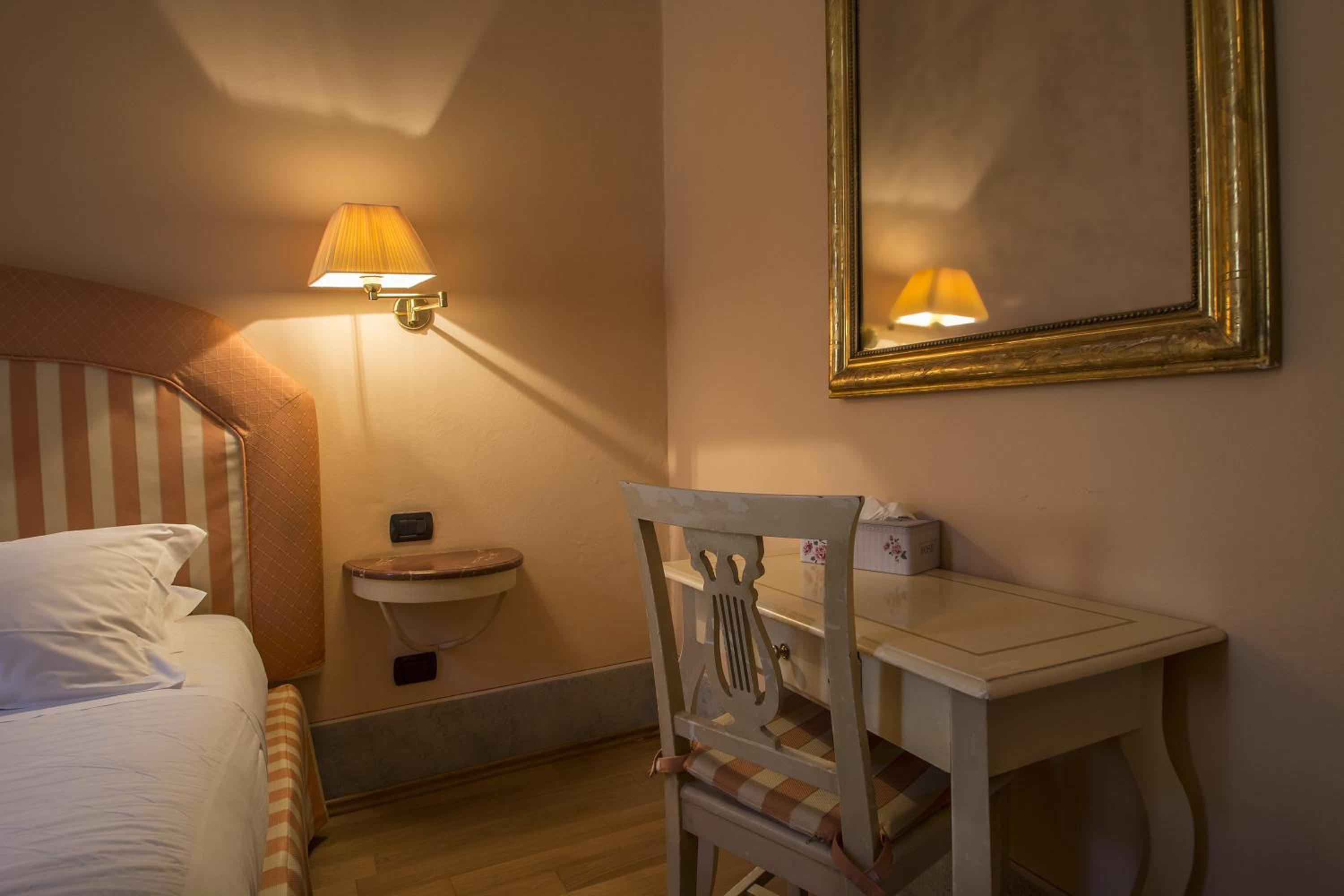 Deluxe Double Room - Photo 3