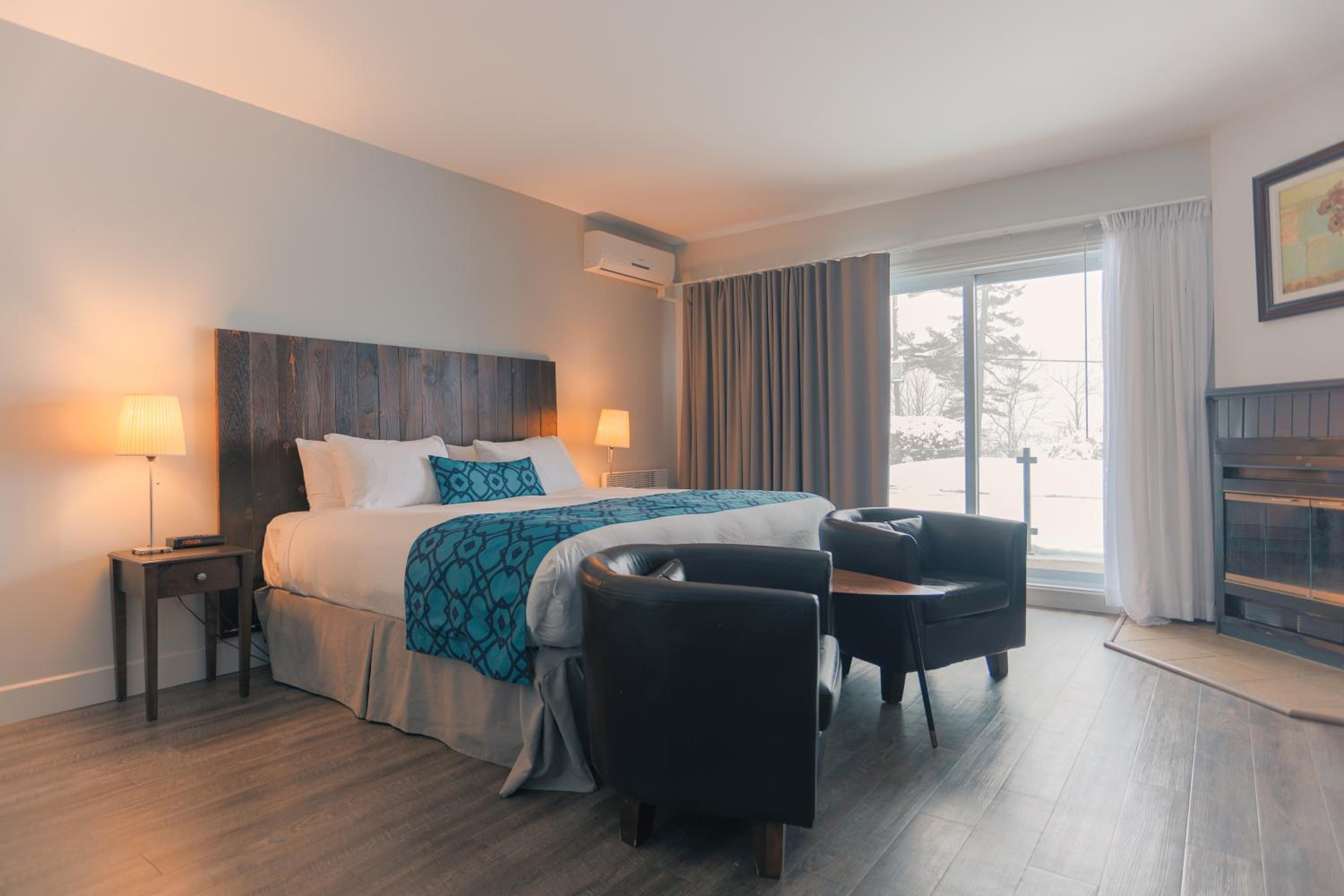 Ground Level 1 King bed