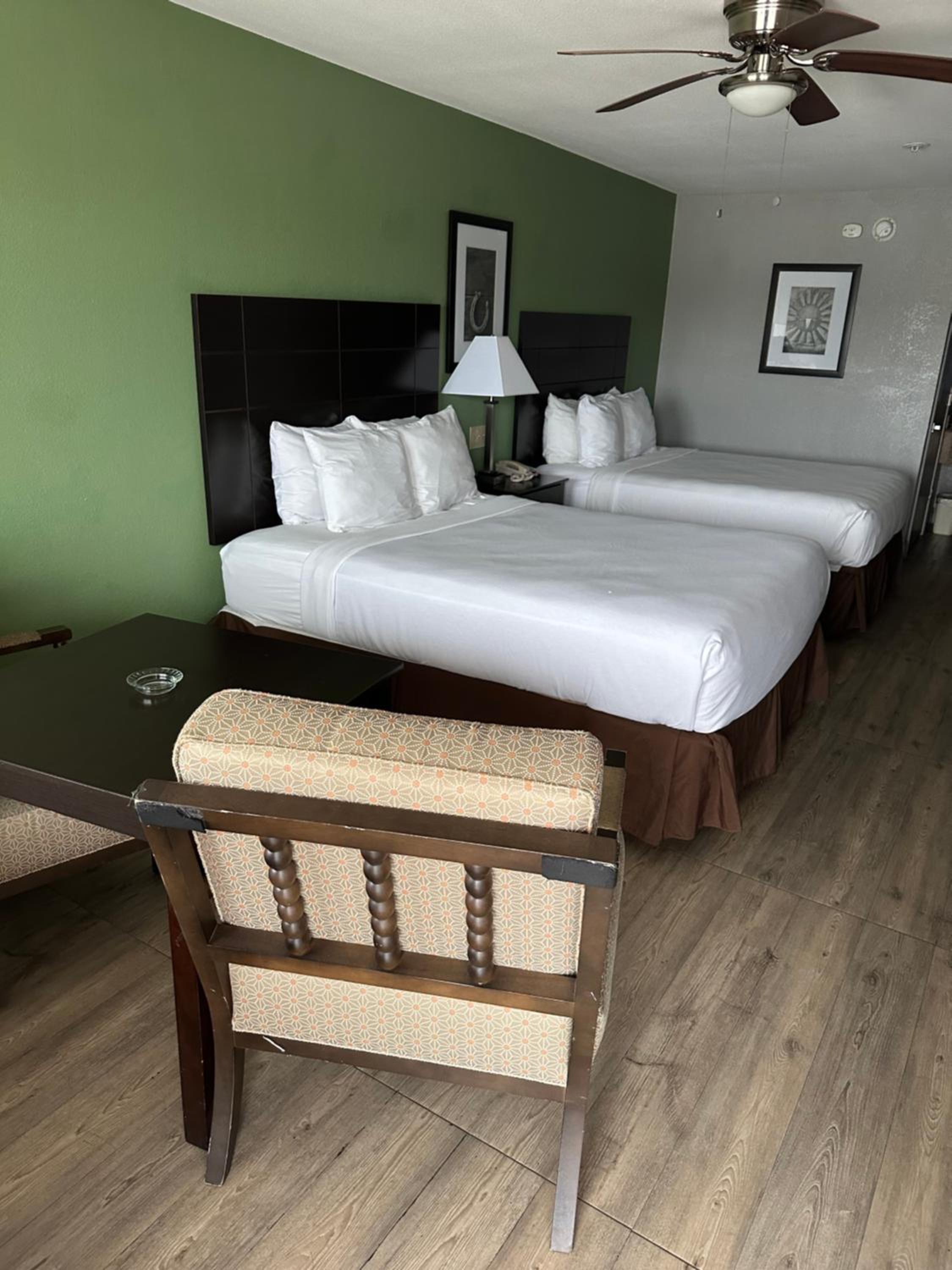 Queen Room with Two Queen Beds - Disability Access/Non-Smoking photo 3