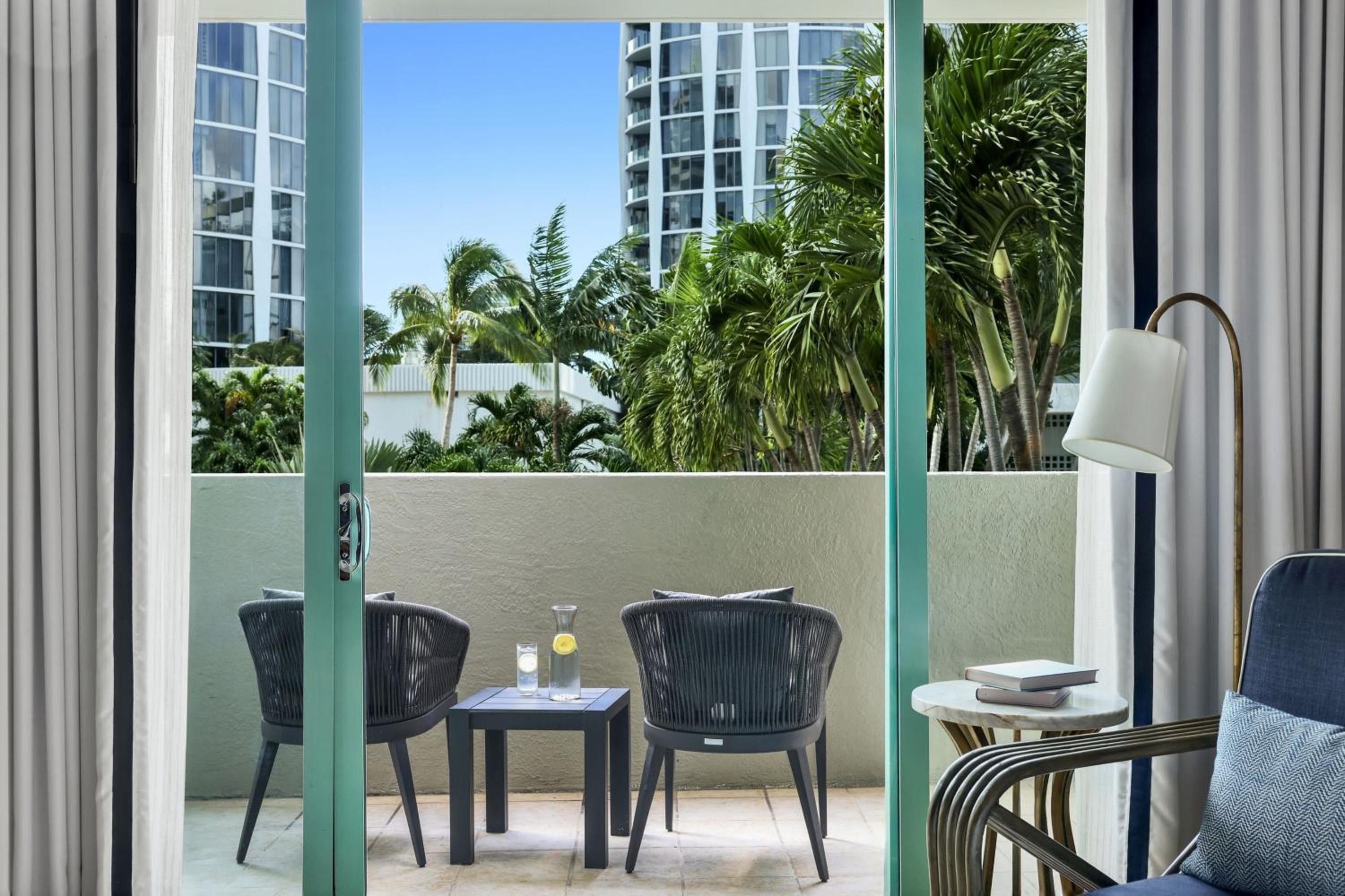 King Room with Balcony and Bay View - High Floor thumbnail 5