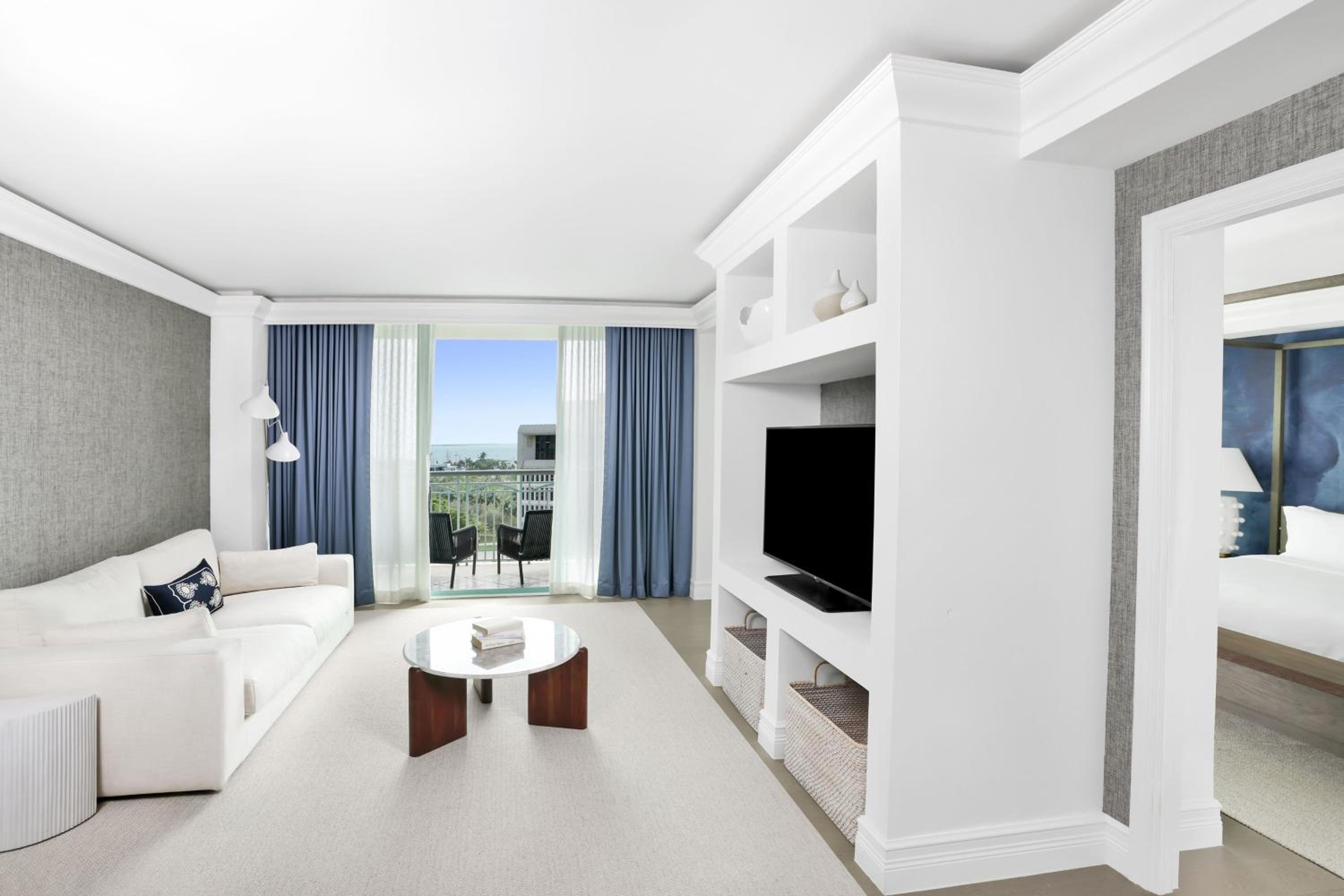 One-Bedroom Executive Suite - City View
