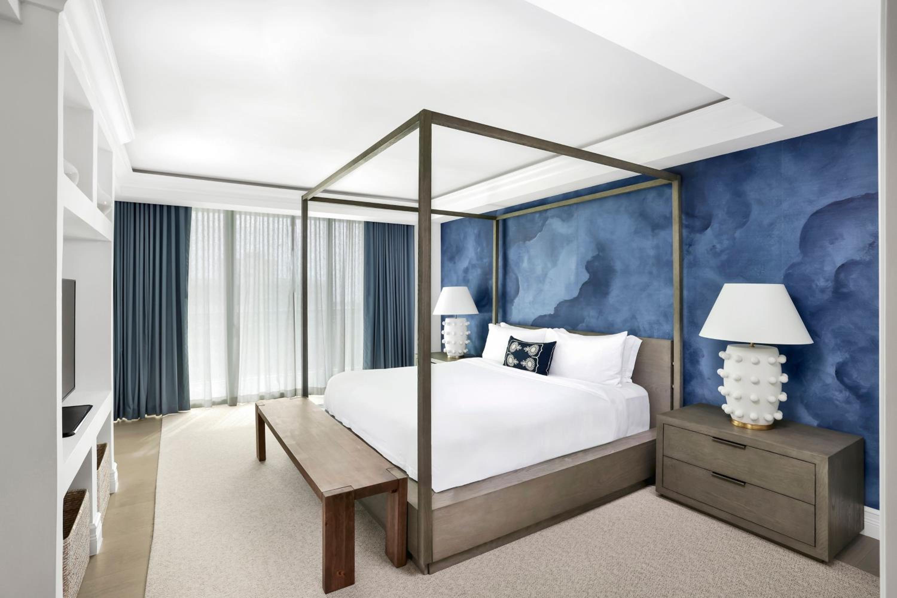One-Bedroom Executive Suite - City View thumbnail 6