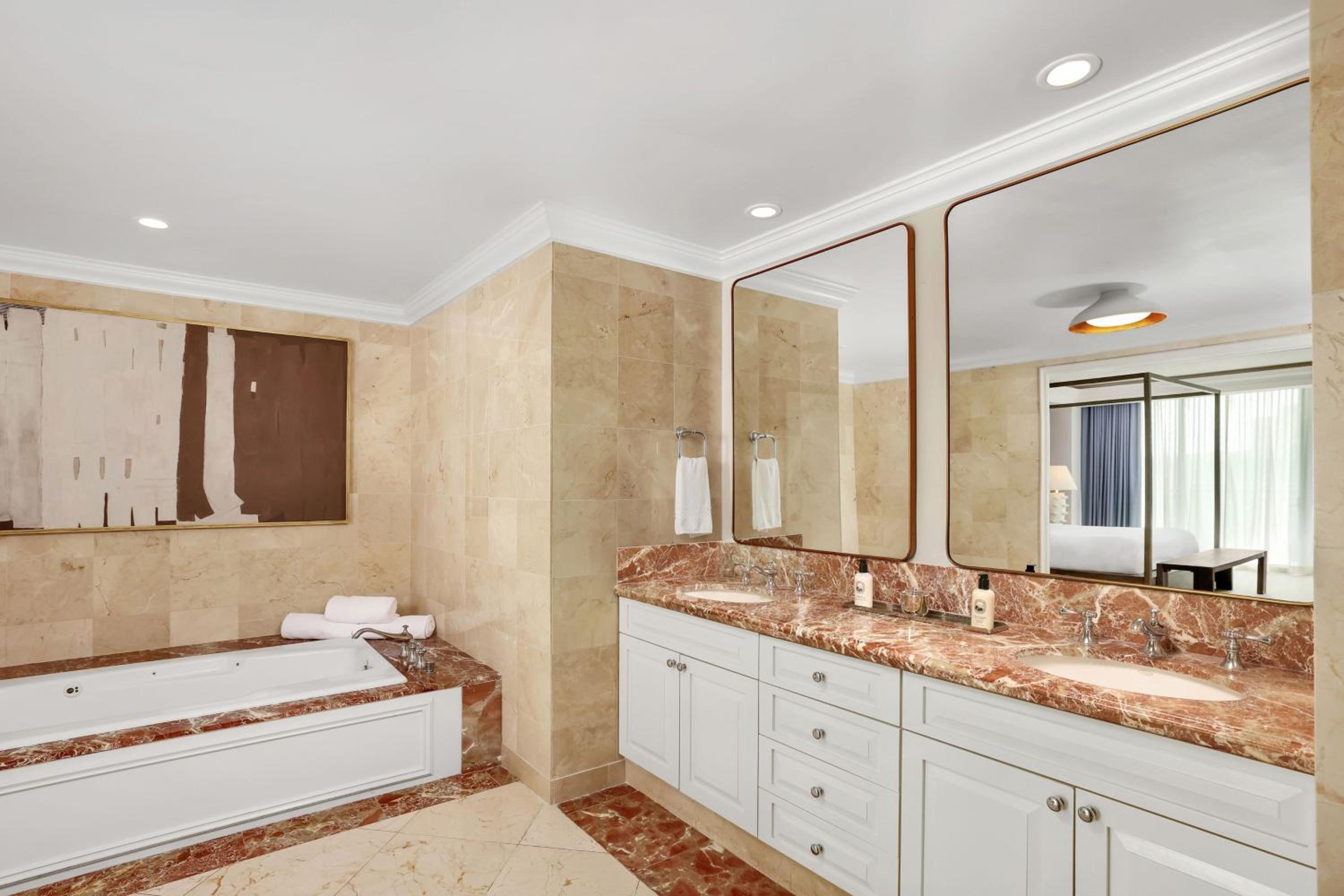 One-Bedroom Executive Suite - City View