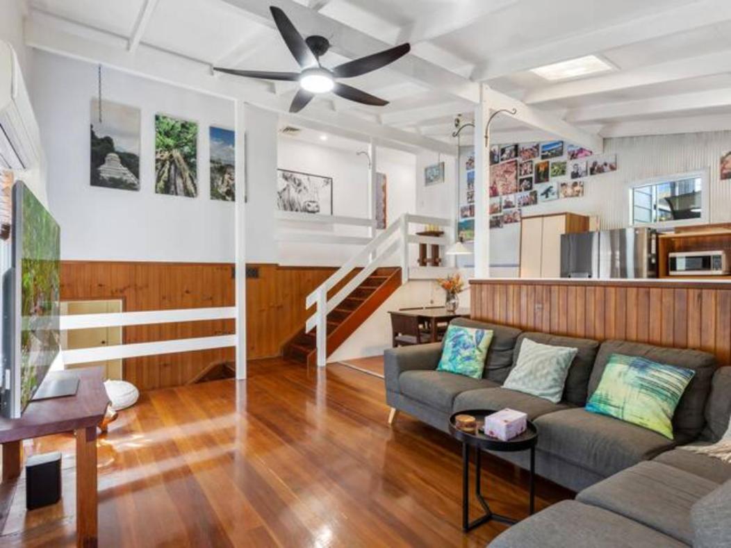Three-Bedroom House photo 3