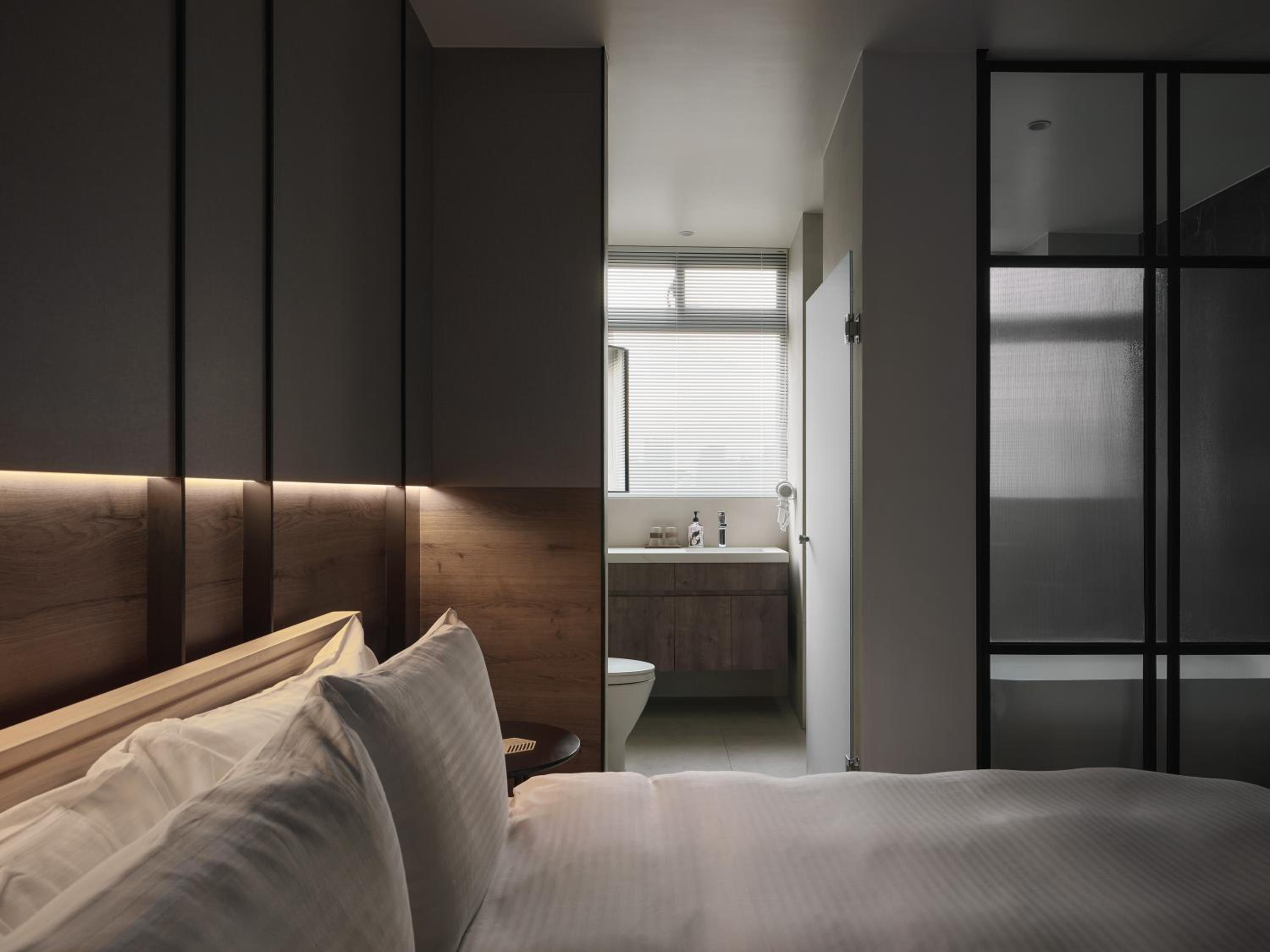 Deluxe Double Room with Bath photo 2