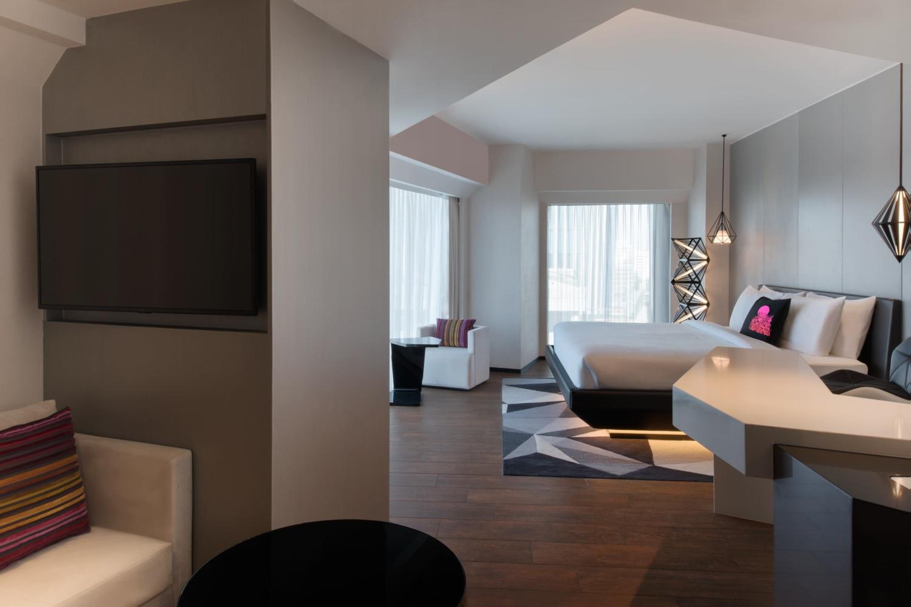 Premier Suite, 1 King Bed - Photo 2
