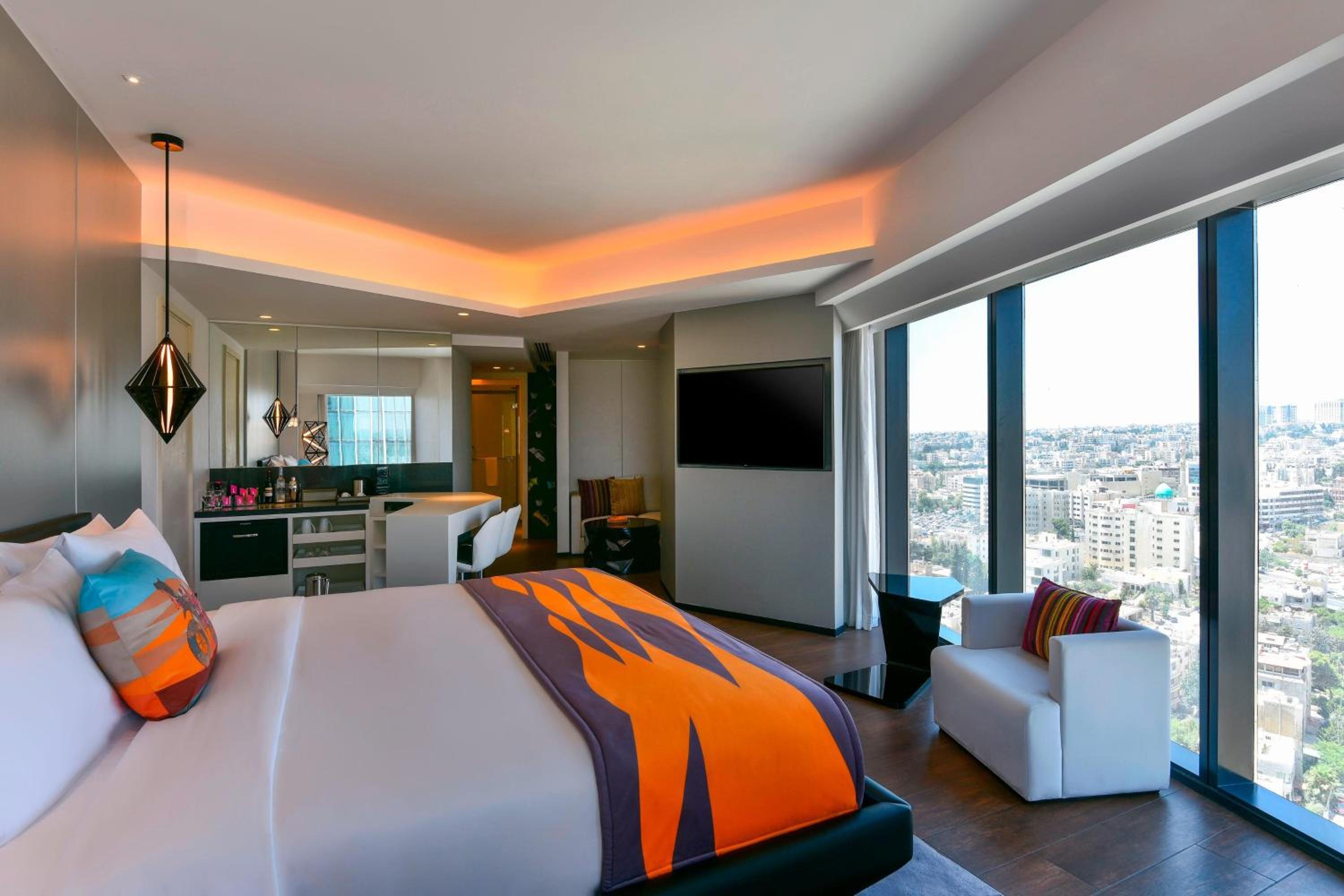 Premier Suite, 1 King Bed - Photo 4