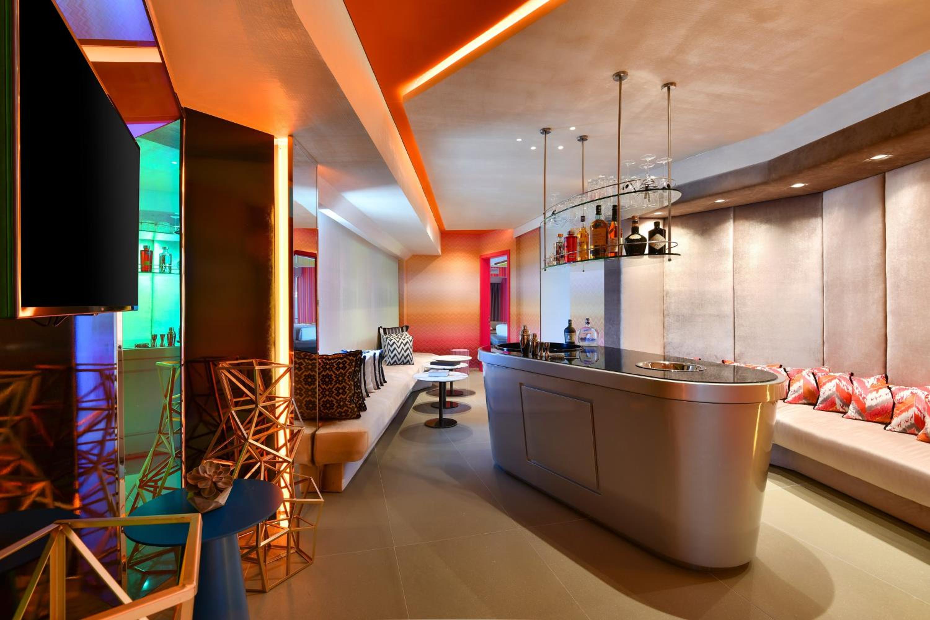 Penthouse I Suite, City View, 1 King Bed, Corner location, High Floor, 20th floor and above, Non-Smoking - Photo 13