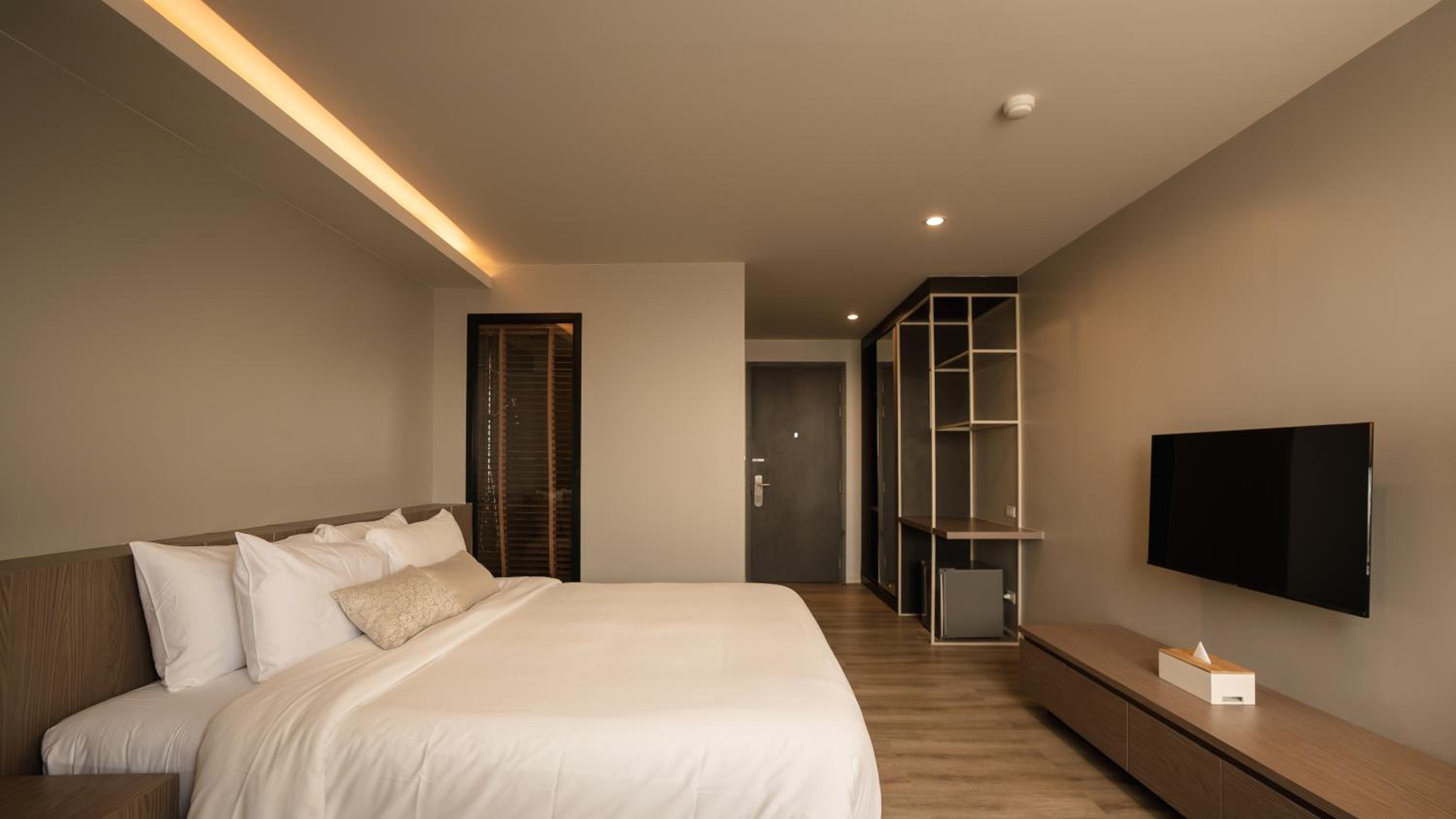 Deluxe Double Room - Photo 10
