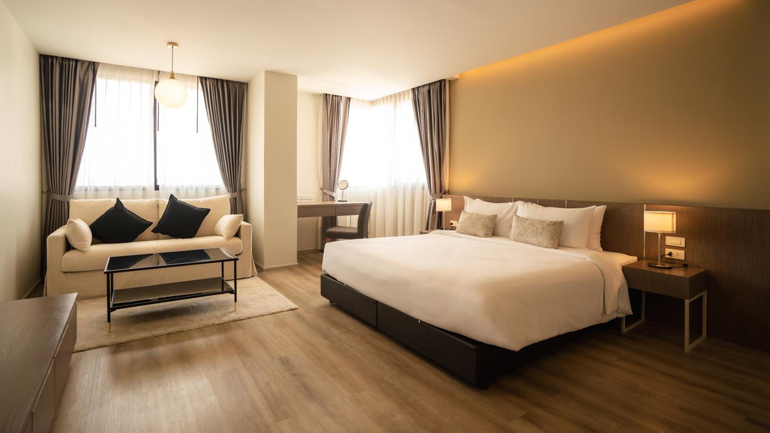 Corner Suites - Photo 21