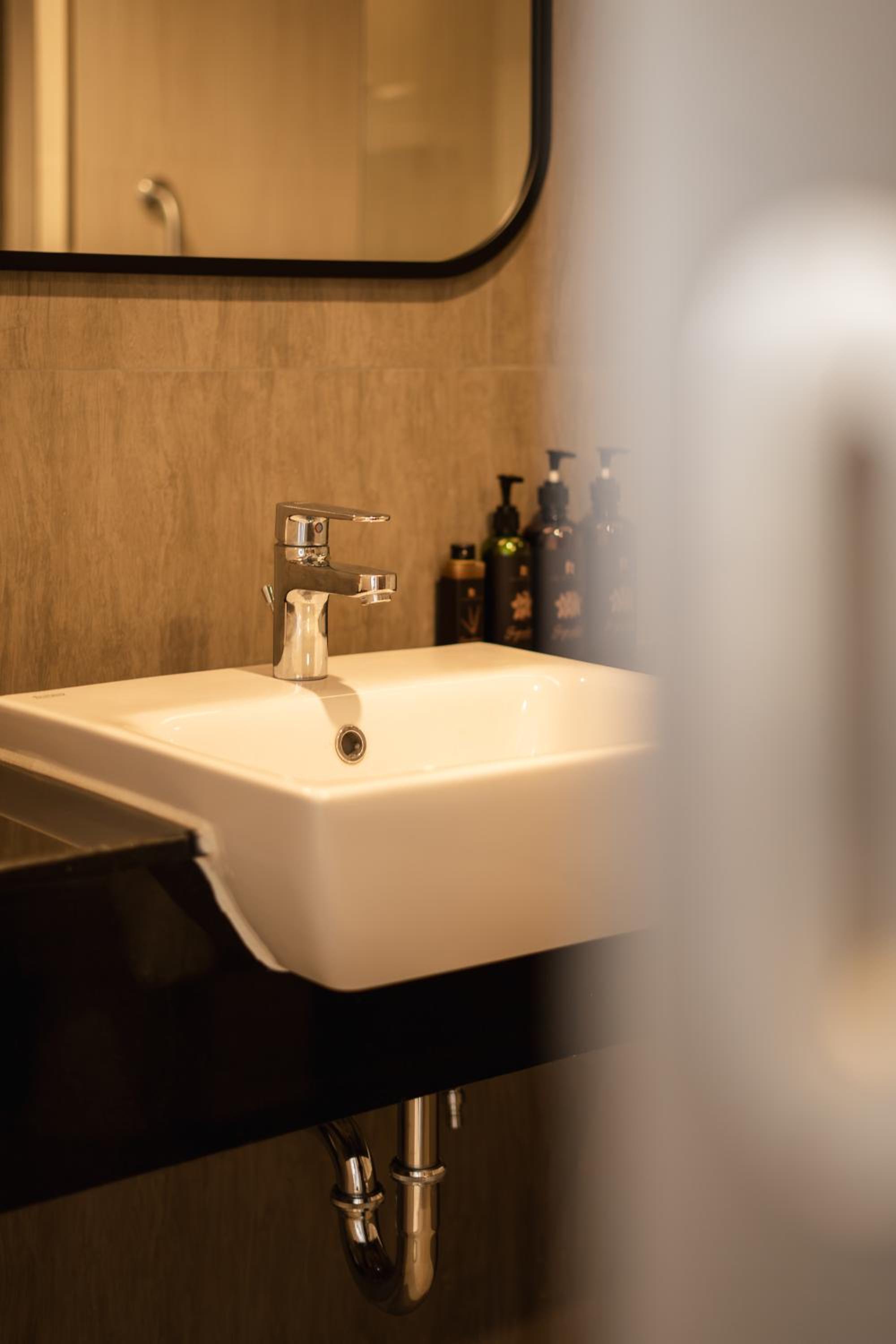 Corner Suites - Photo 22