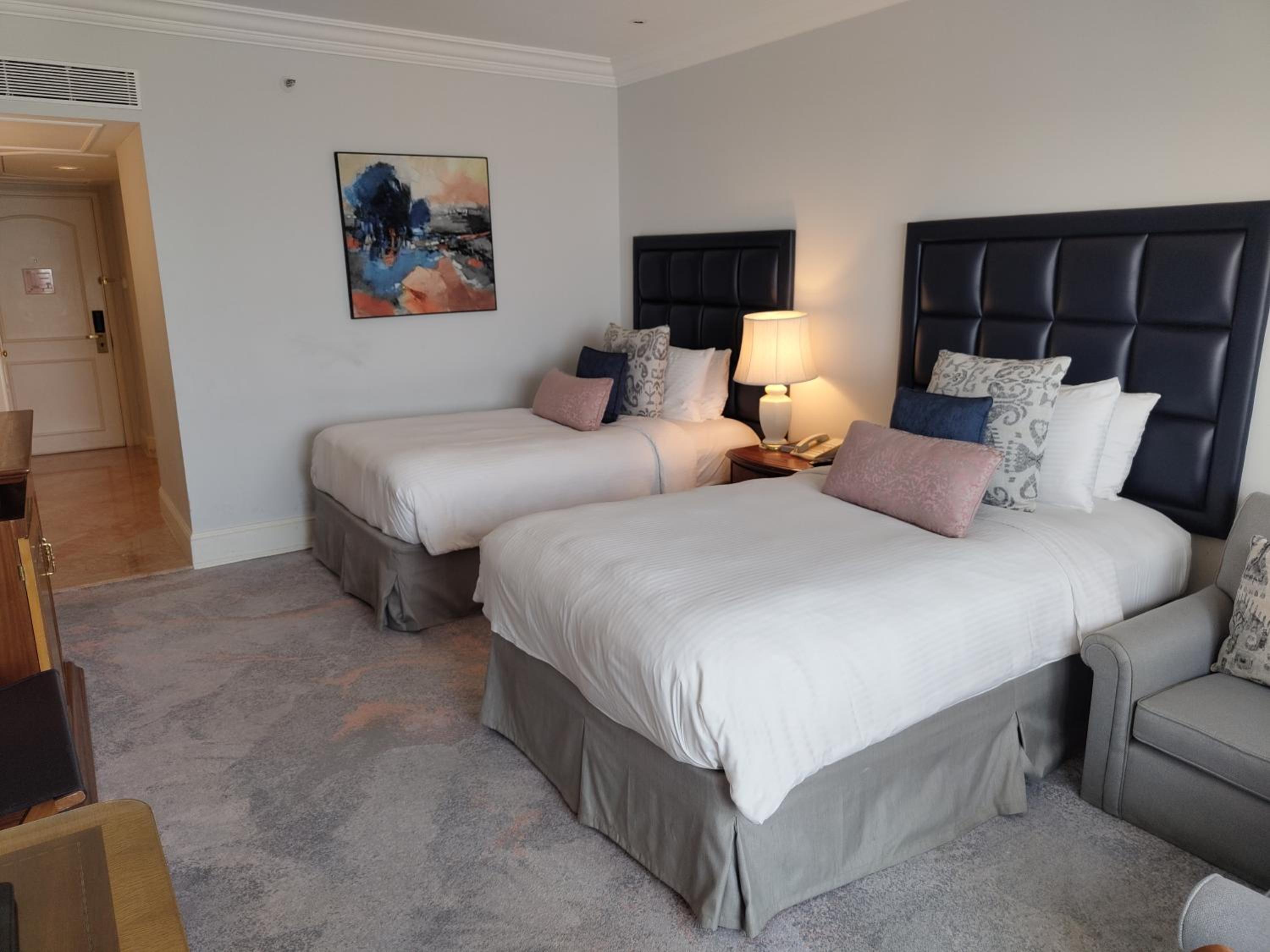Serene Infinity Sea View Room Twin Bed