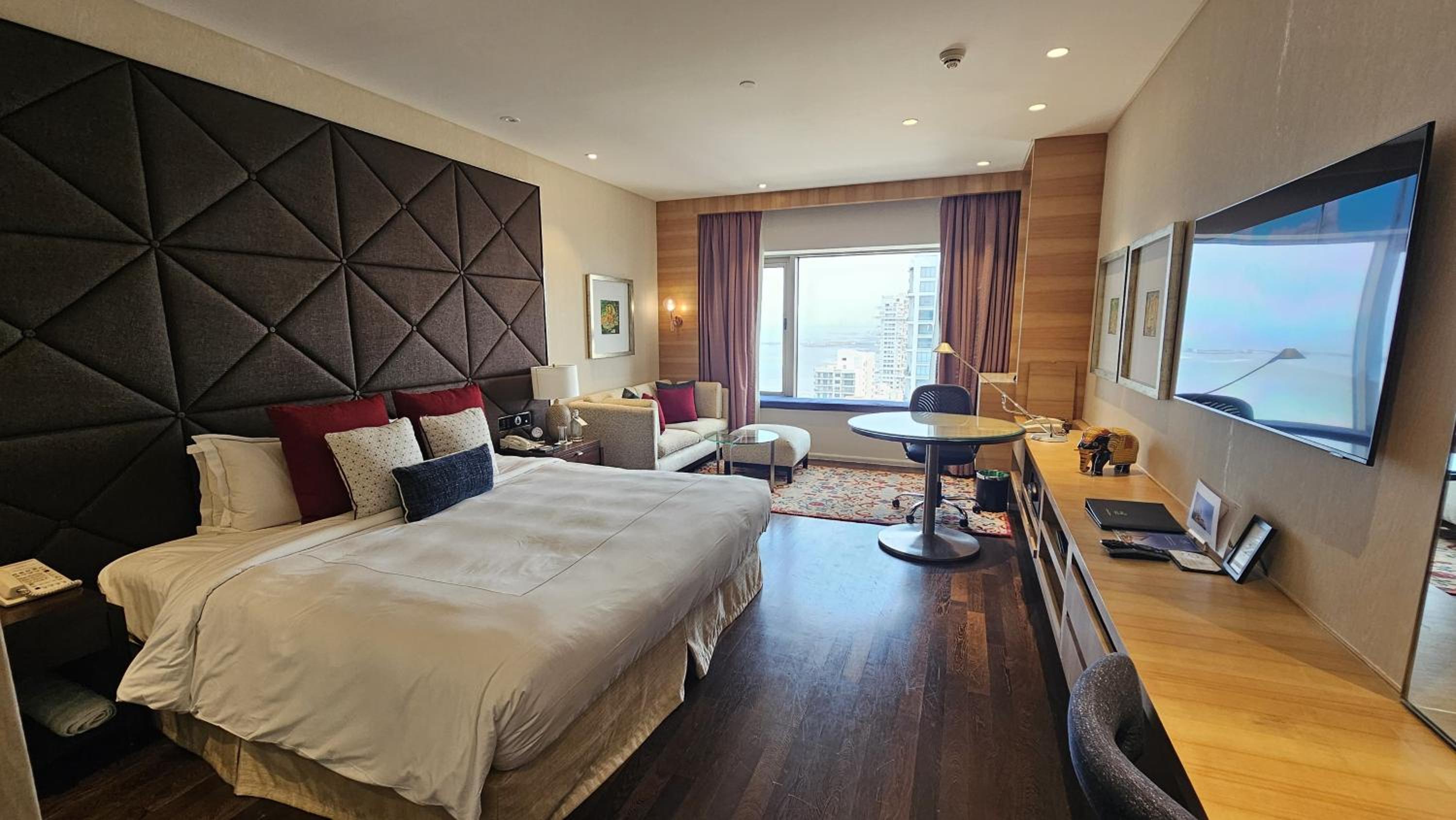 Luxury Room King Bed