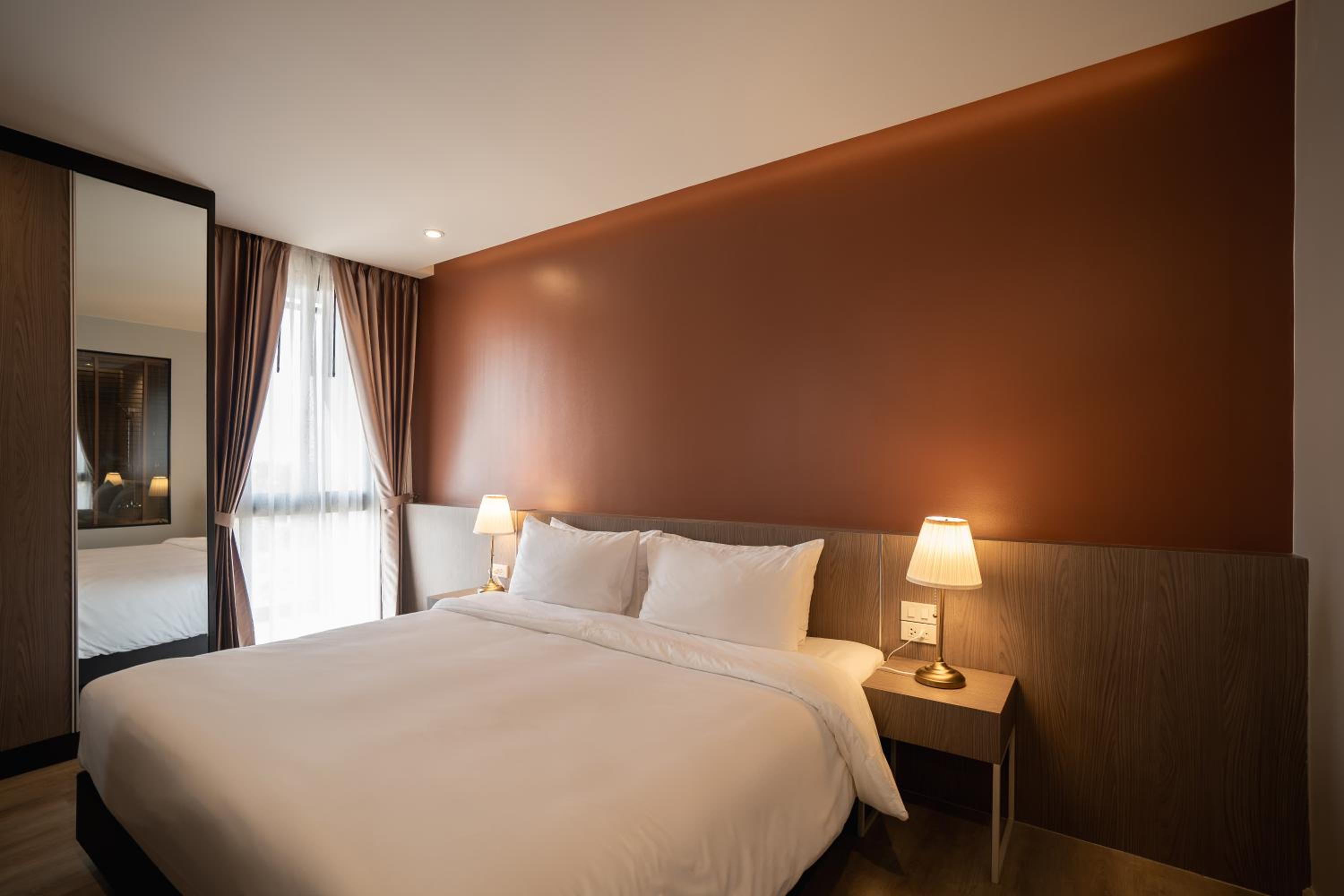 Suite with Mountain View - Photo 14