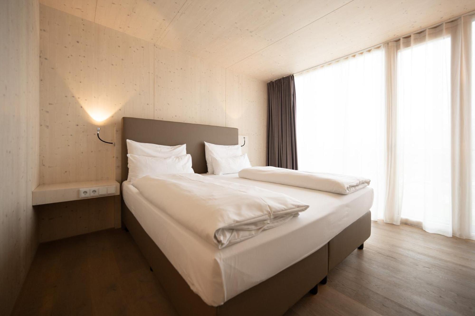 Standard Double Room - Photo 13