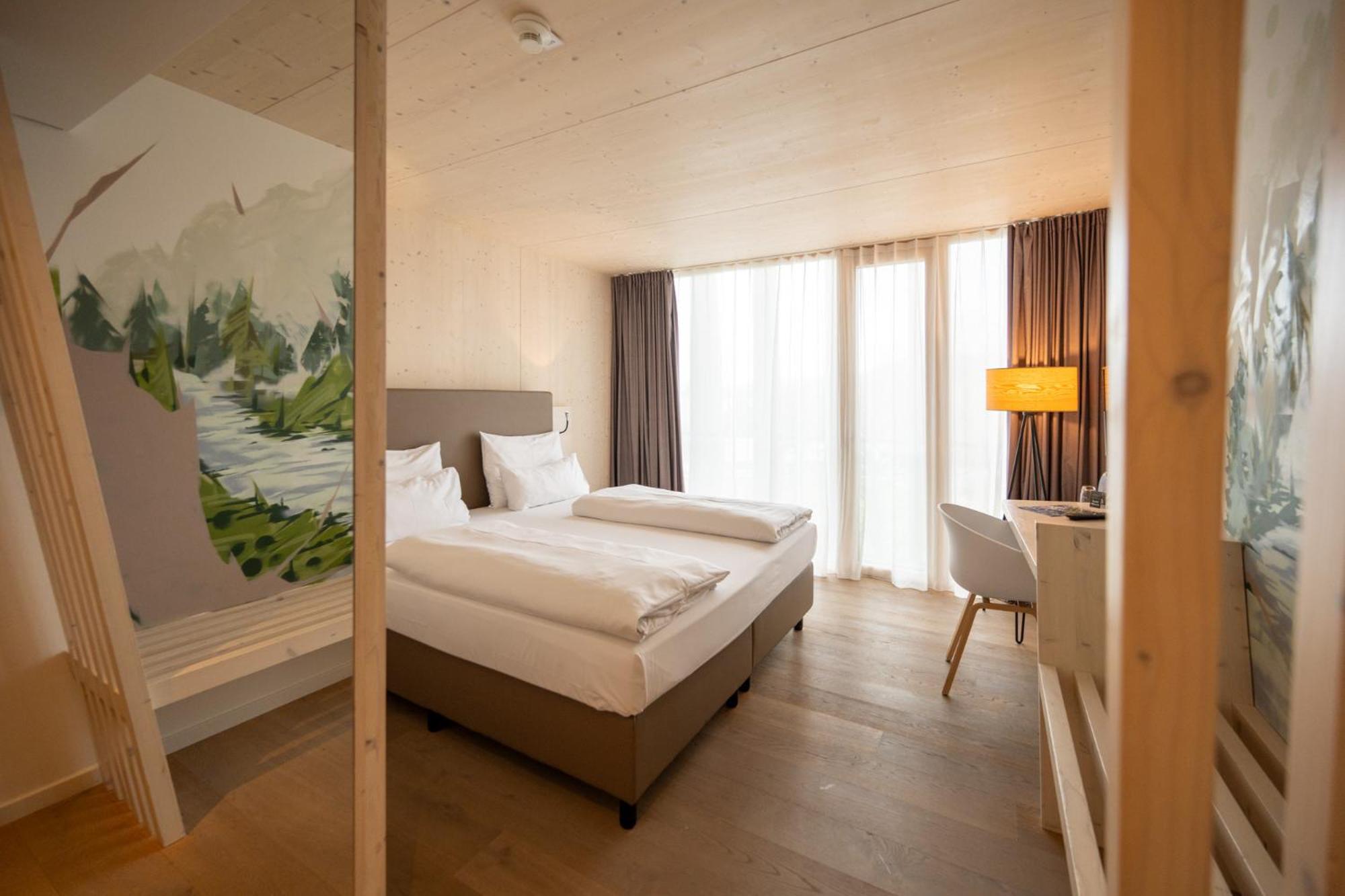Standard Double Room - Photo 12