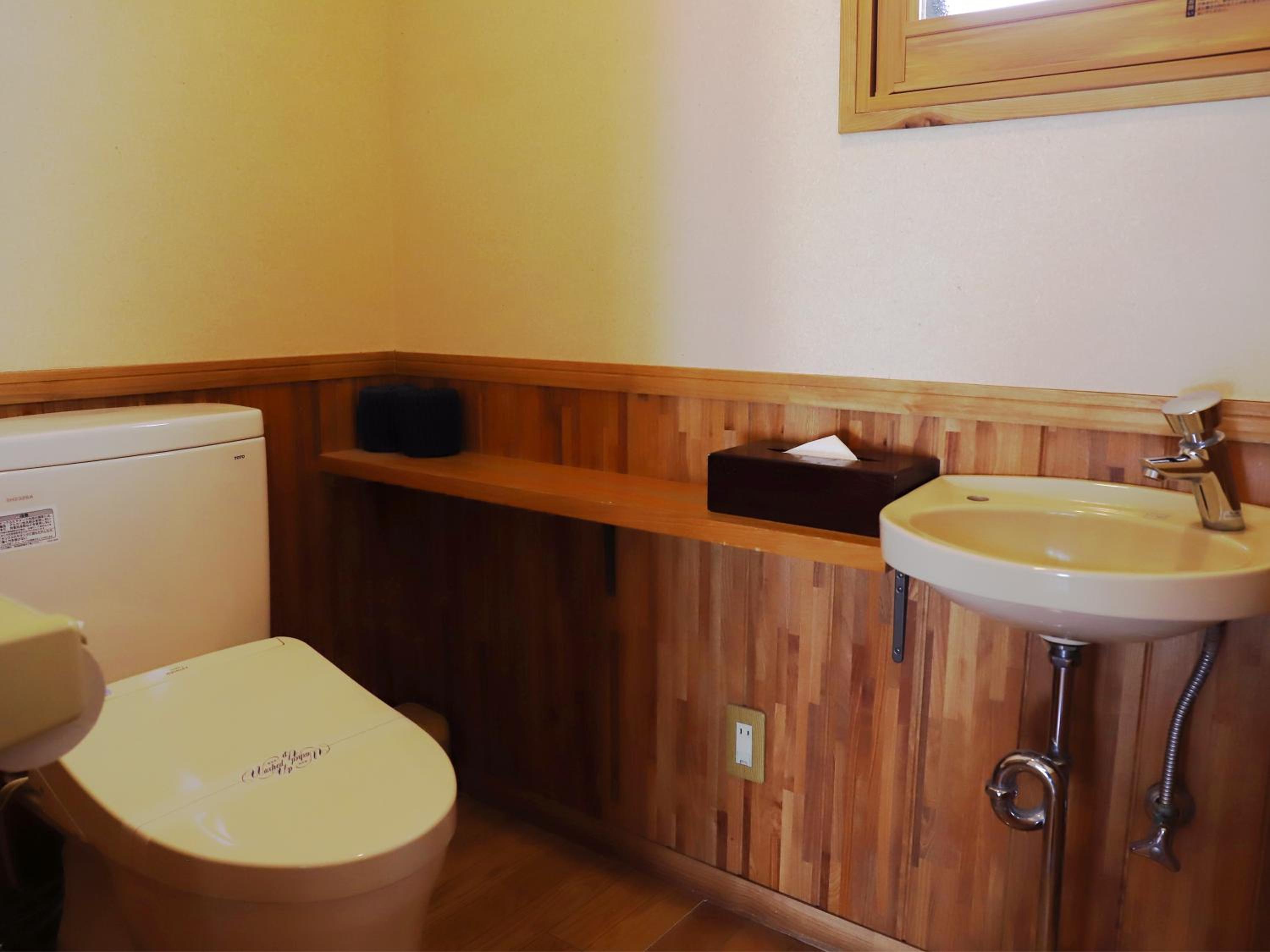Japanese Western Room with Beds and Private Open-Air Bath photo 2