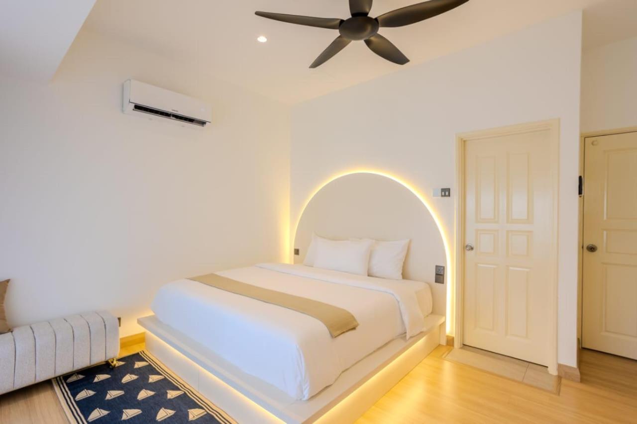 Two-Bedroom Suite - Photo 2