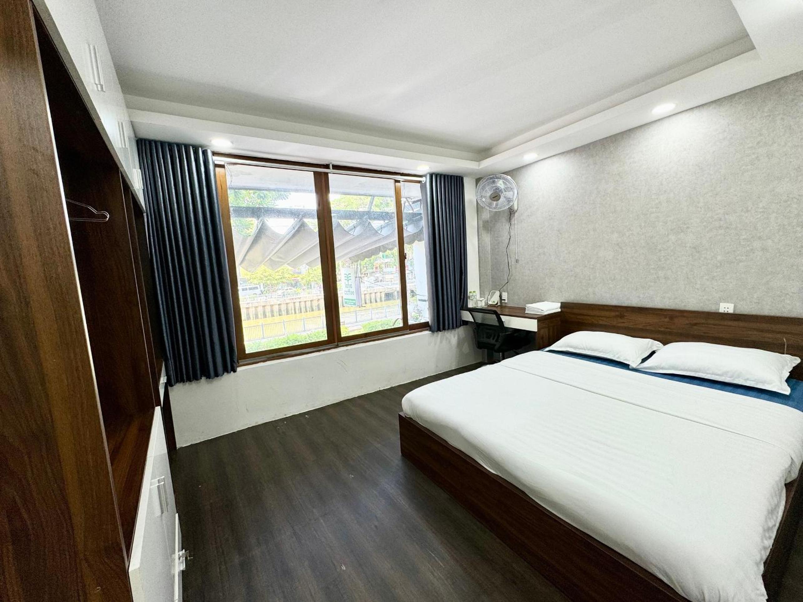 Deluxe Queen Room with Two Queen Beds