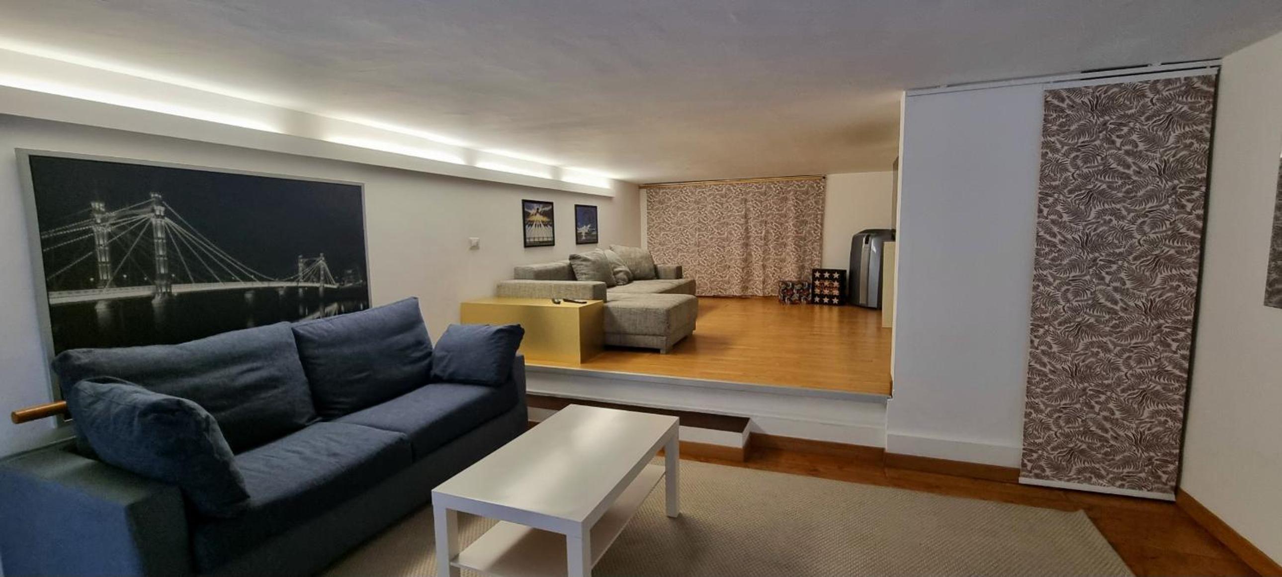 One-Bedroom Apartment photo 2