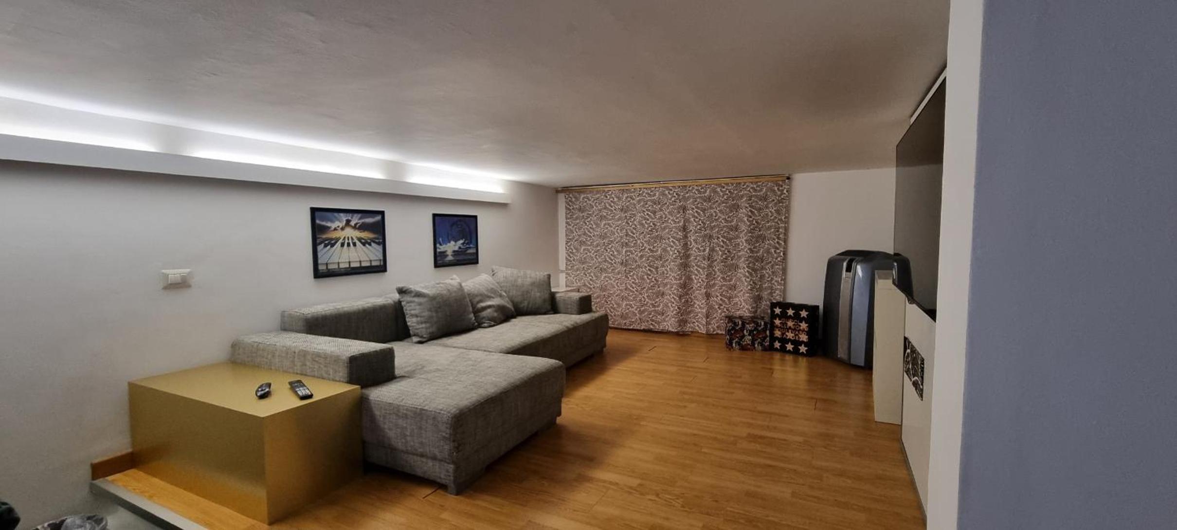 One-Bedroom Apartment photo 3