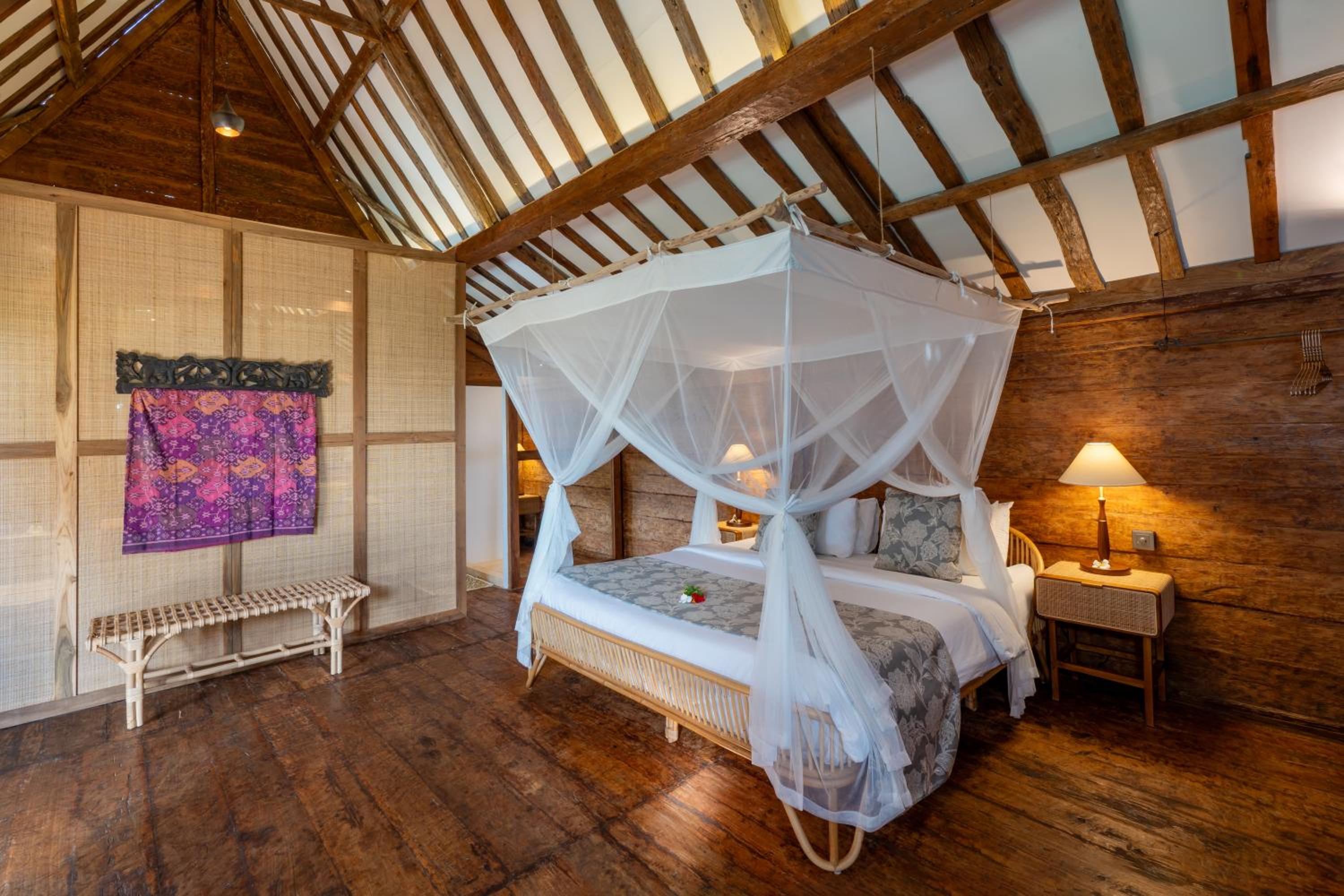 Tropical Room - Upper Floor