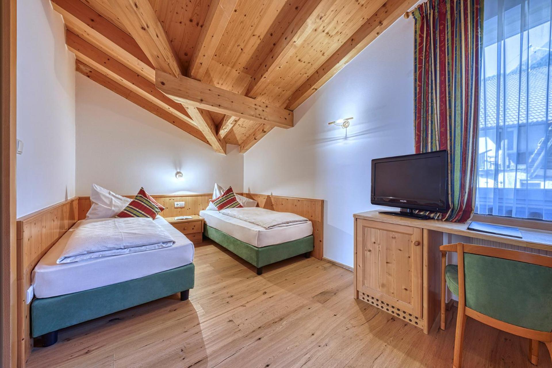 Small Twin Room photo 3