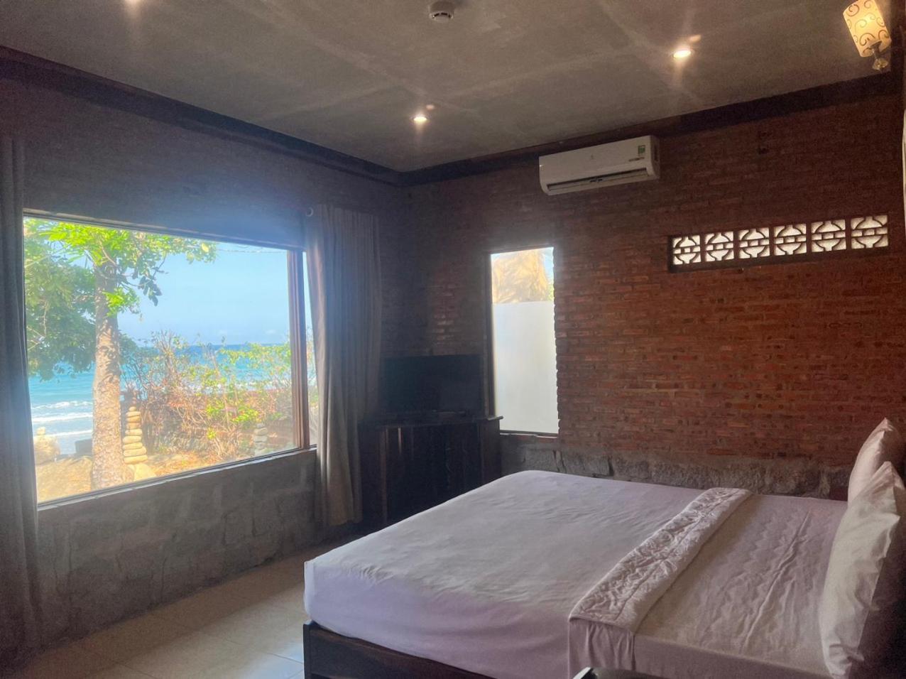 Deluxe Double or Twin Room with Sea View photo 3