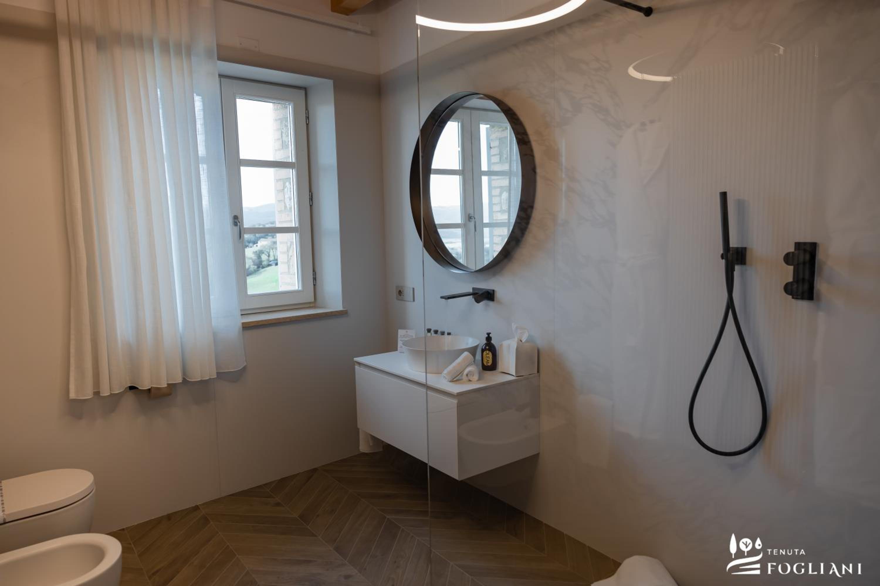 Deluxe Suite - Photo 2