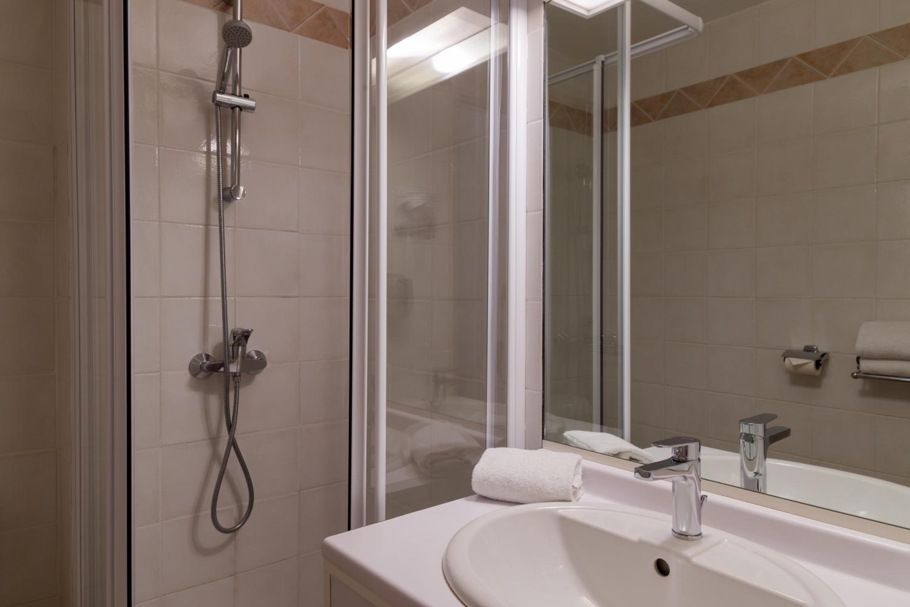 Superior Double Room - Photo 3