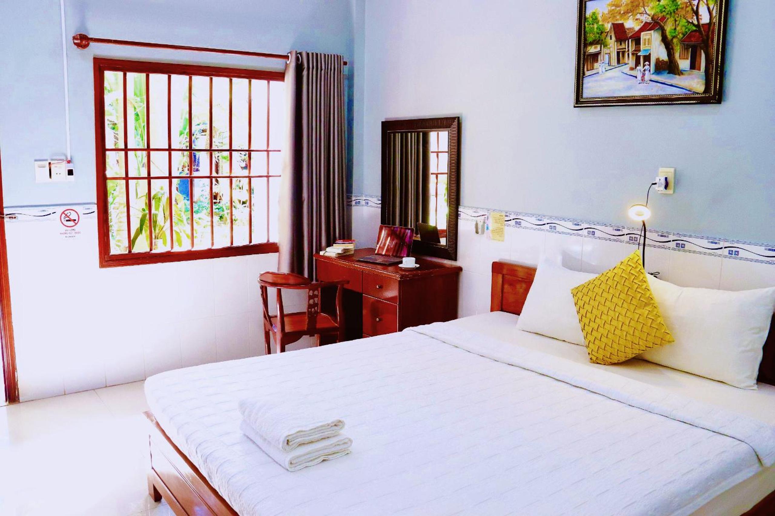Standard King Room photo 2