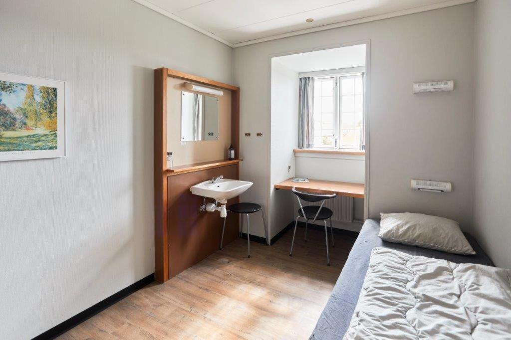 Single Room with Shared Bathroom photo 1