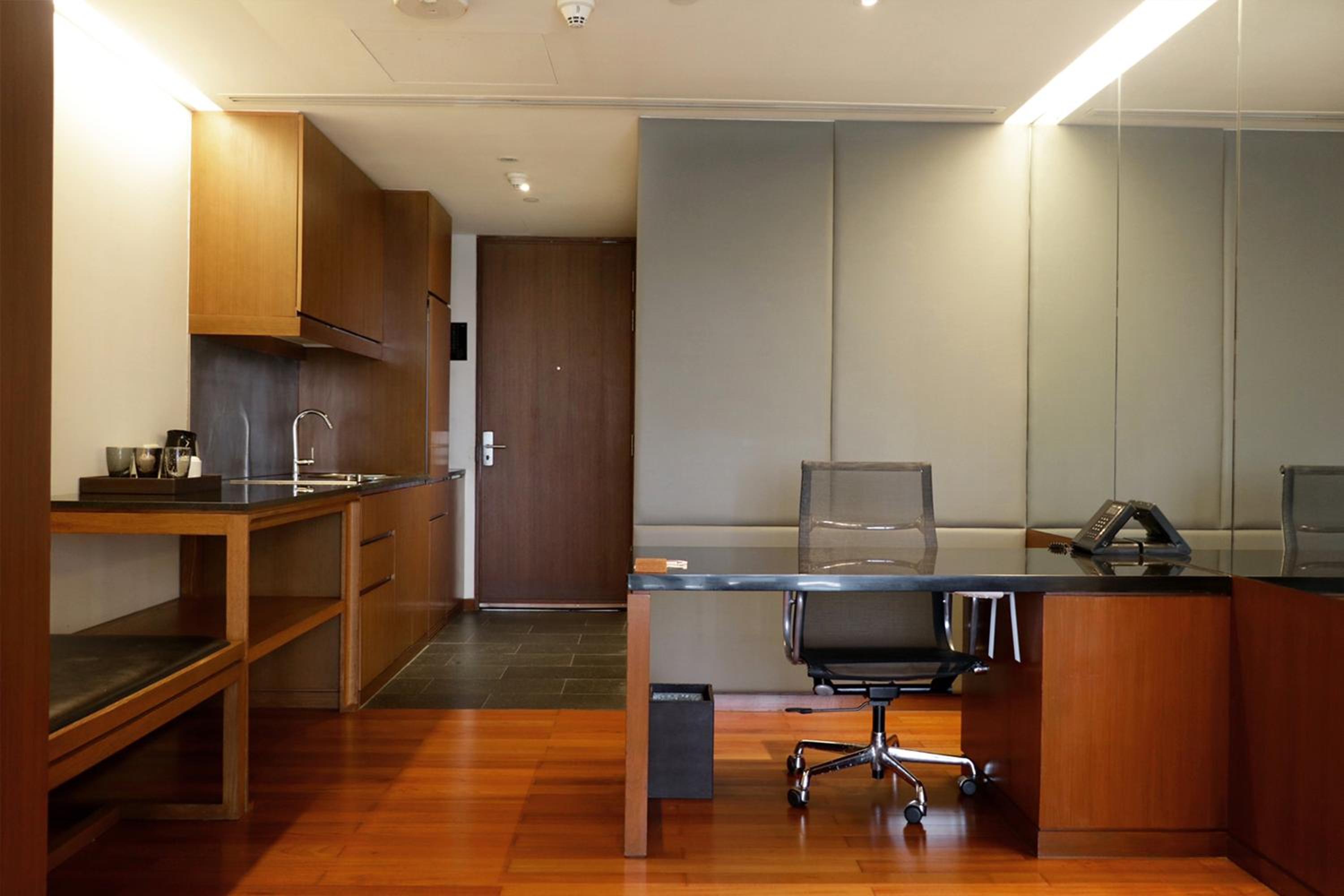 Luxury Suite photo 2