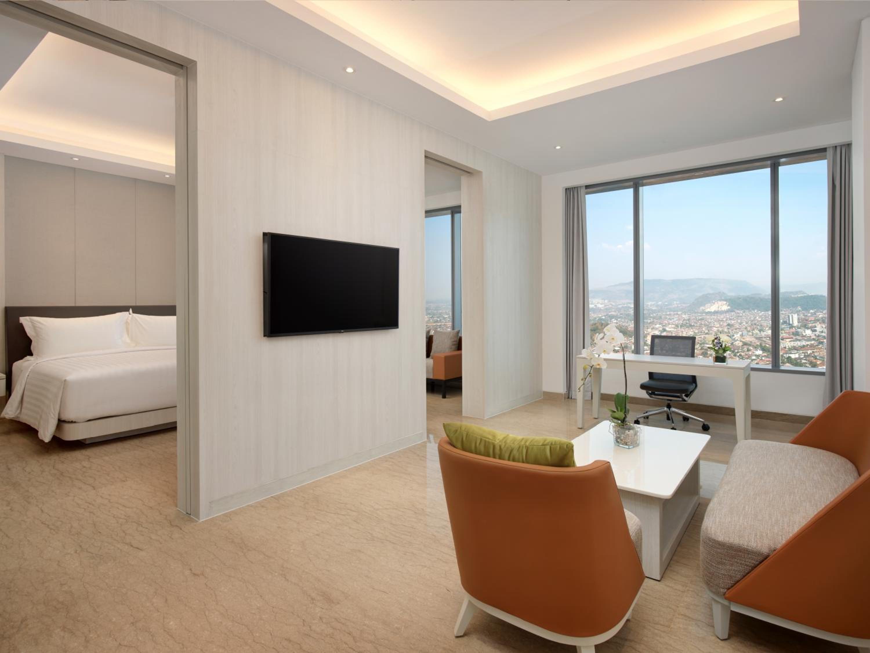 Junior King Suite - Photo 1