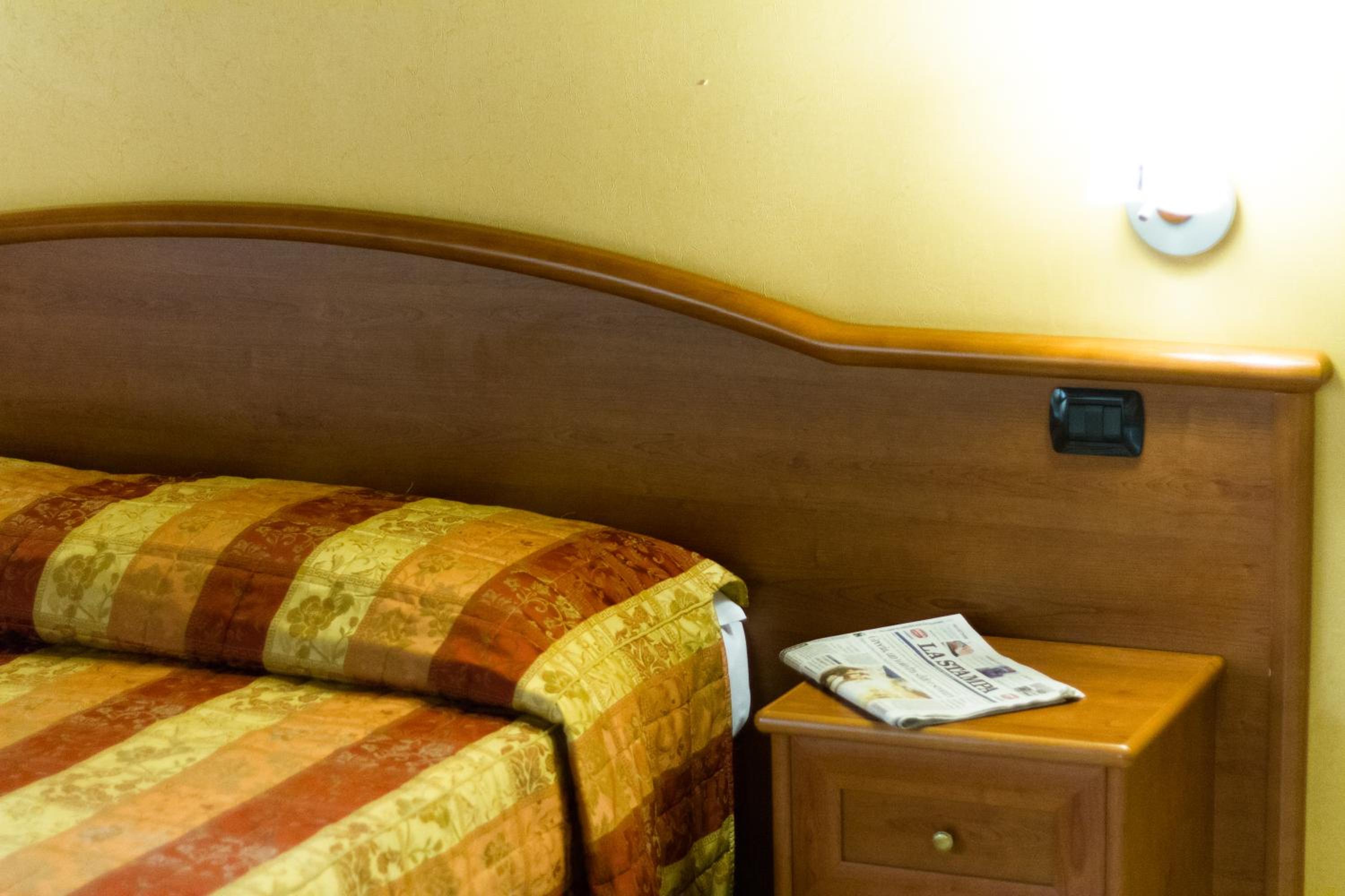 Standard Triple Room - Photo 6