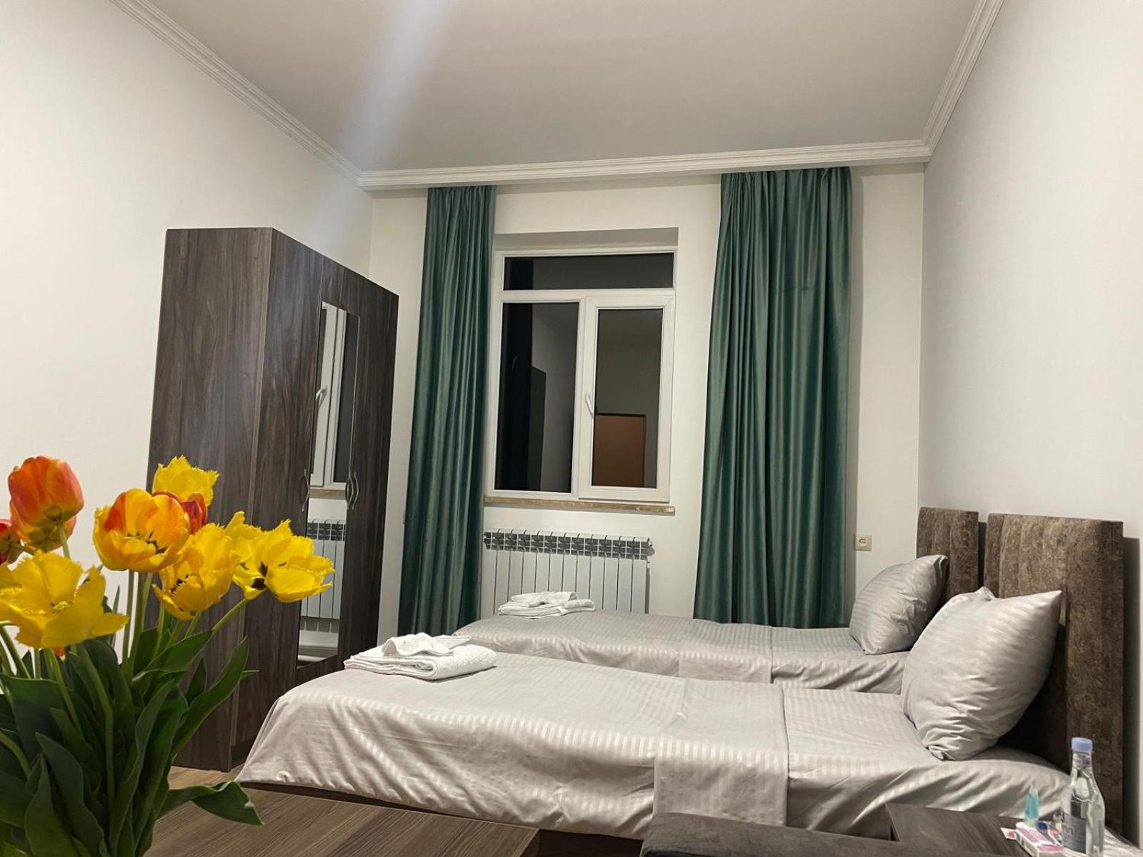 Standard Twin Room With Shared Bathroom photo 2