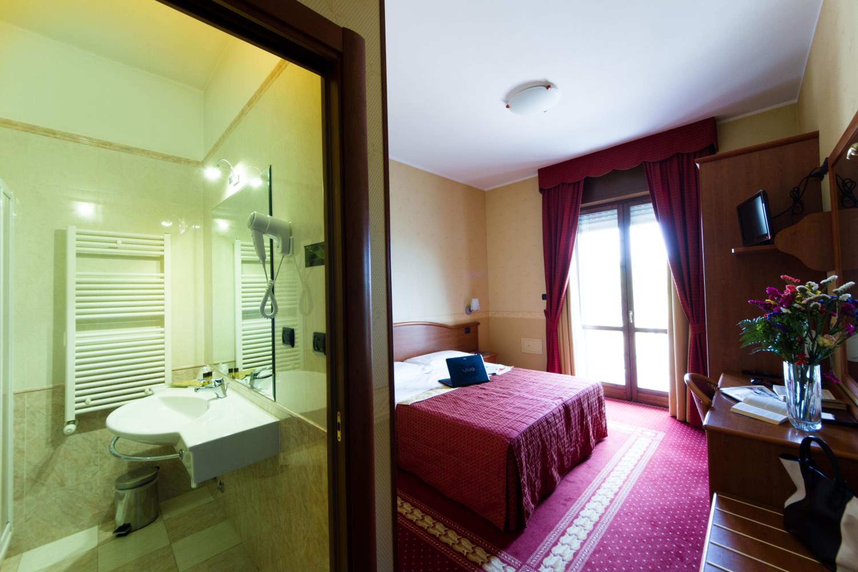 Superior Double Room - Photo 1