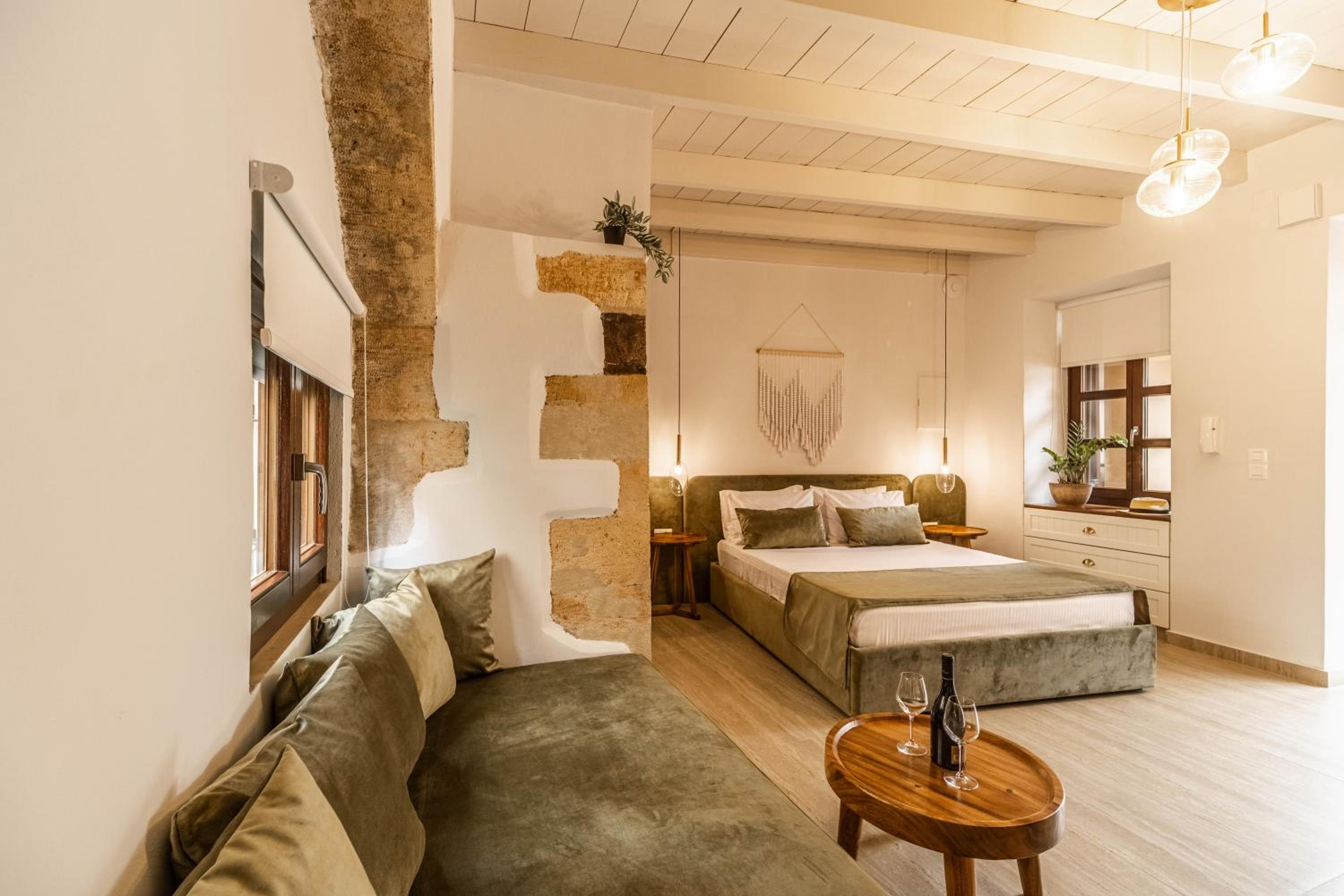 Junior Suite with Shared Balcony photo 3