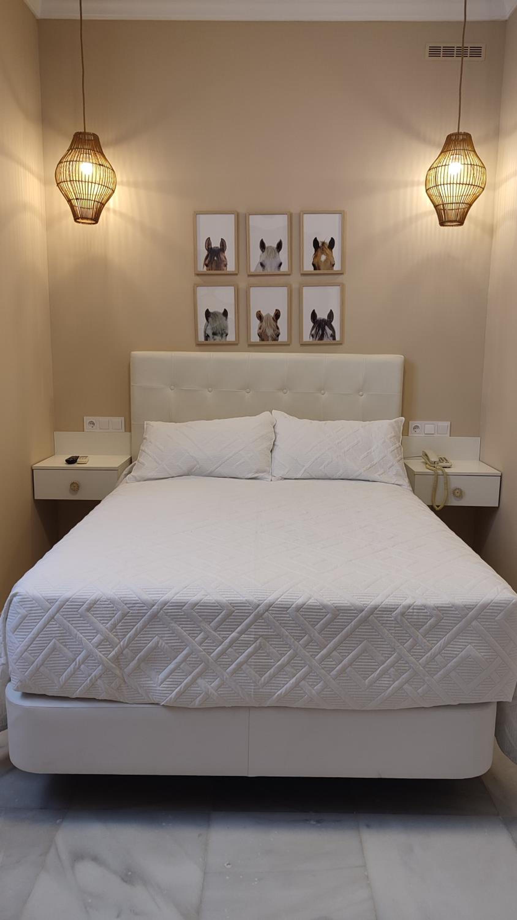 Double Room - Photo 7