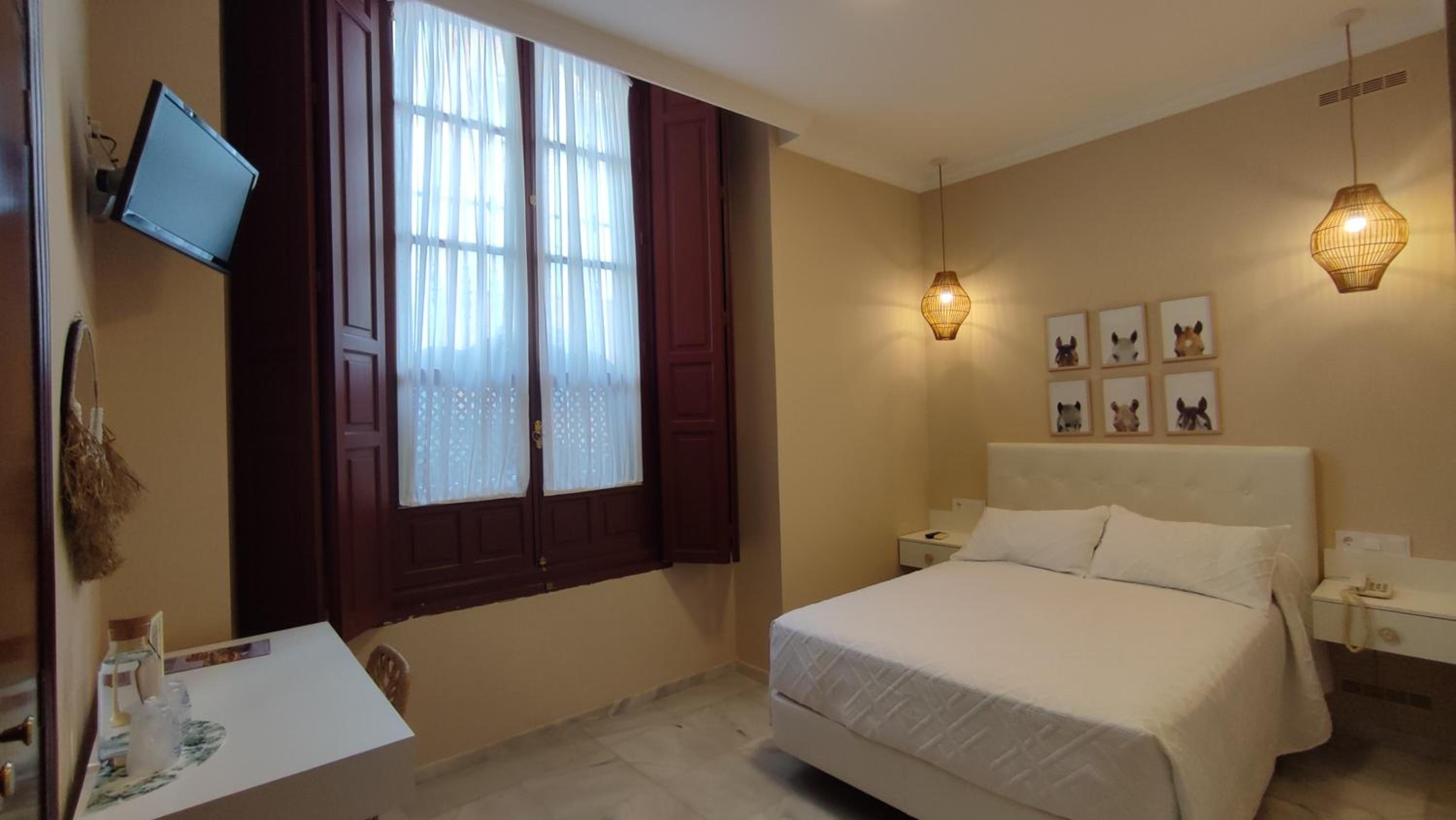 Double Room - Photo 6