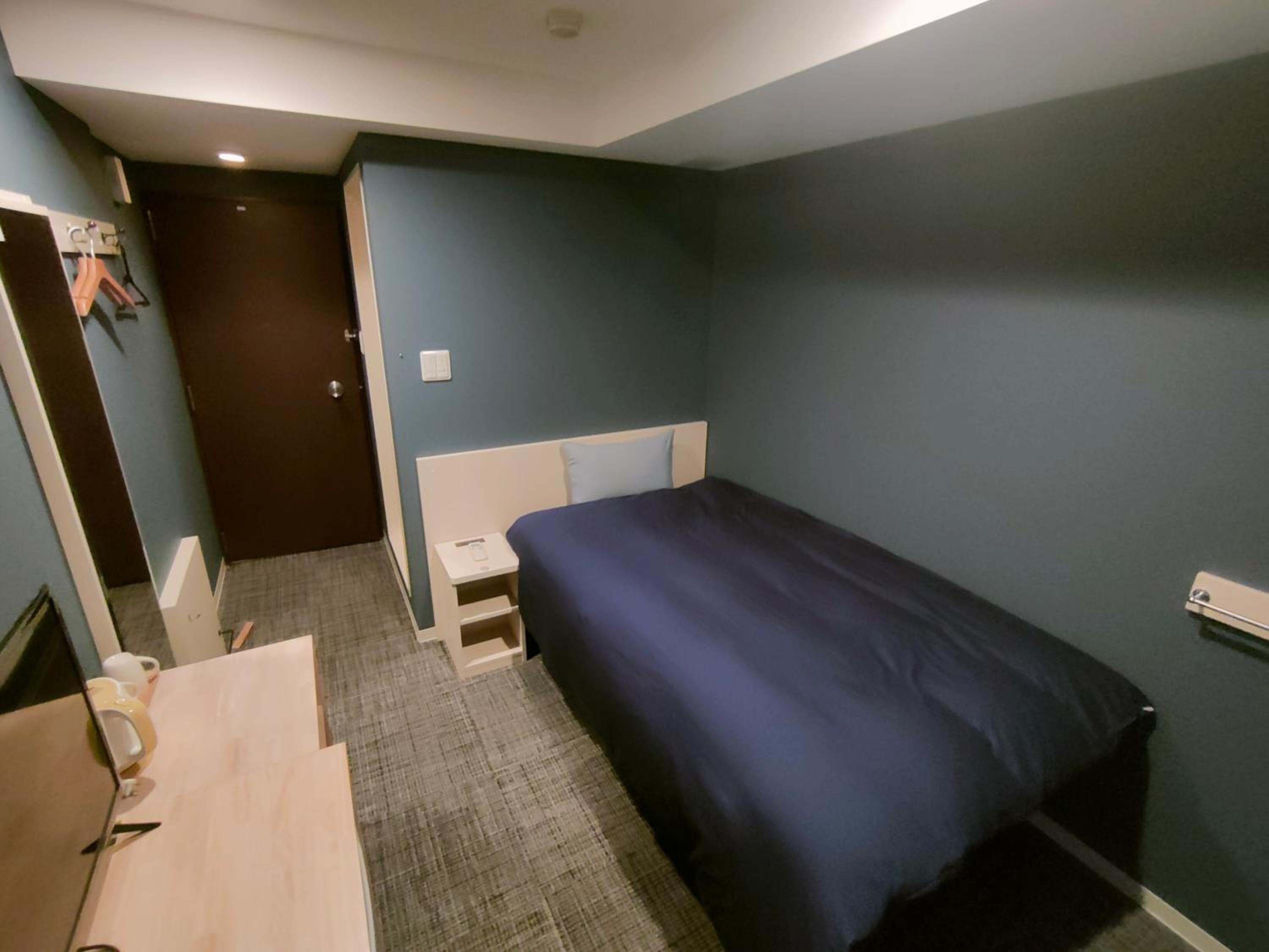 Standard Single Room with Shower photo 3