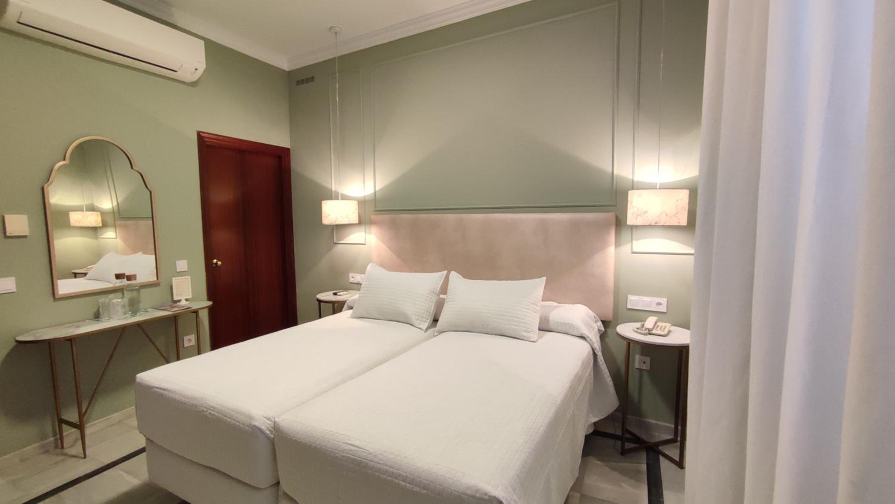 Twin Room - Photo 4
