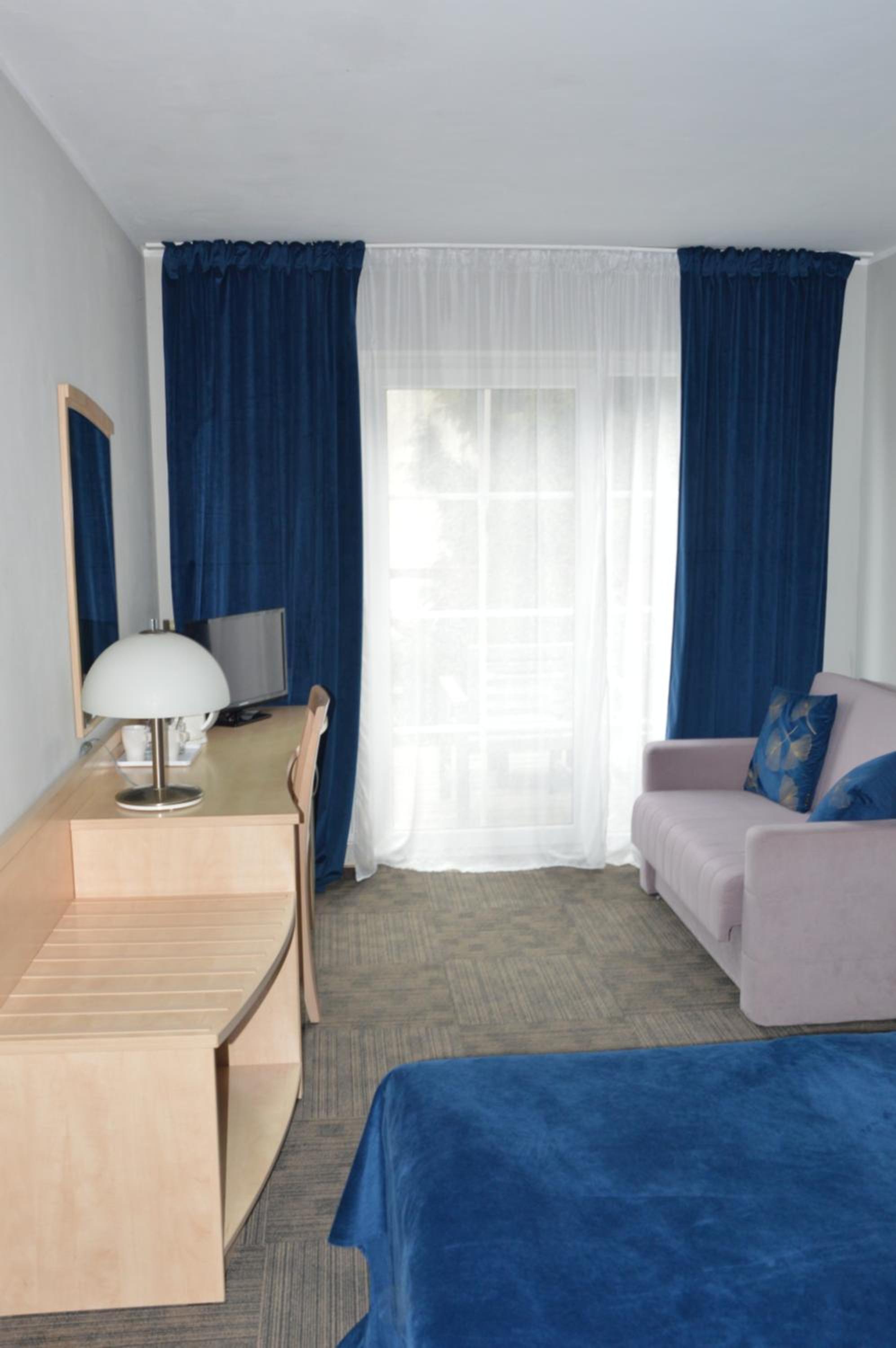 Deluxe One-Bedroom Apartment photo 1
